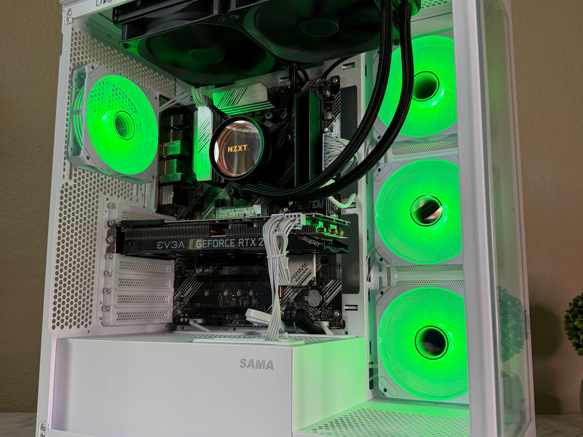 Ryzen 7 2700 | RTX 2070 SUPER | 16 gb ram | 512gb ssd | win 11 home activated