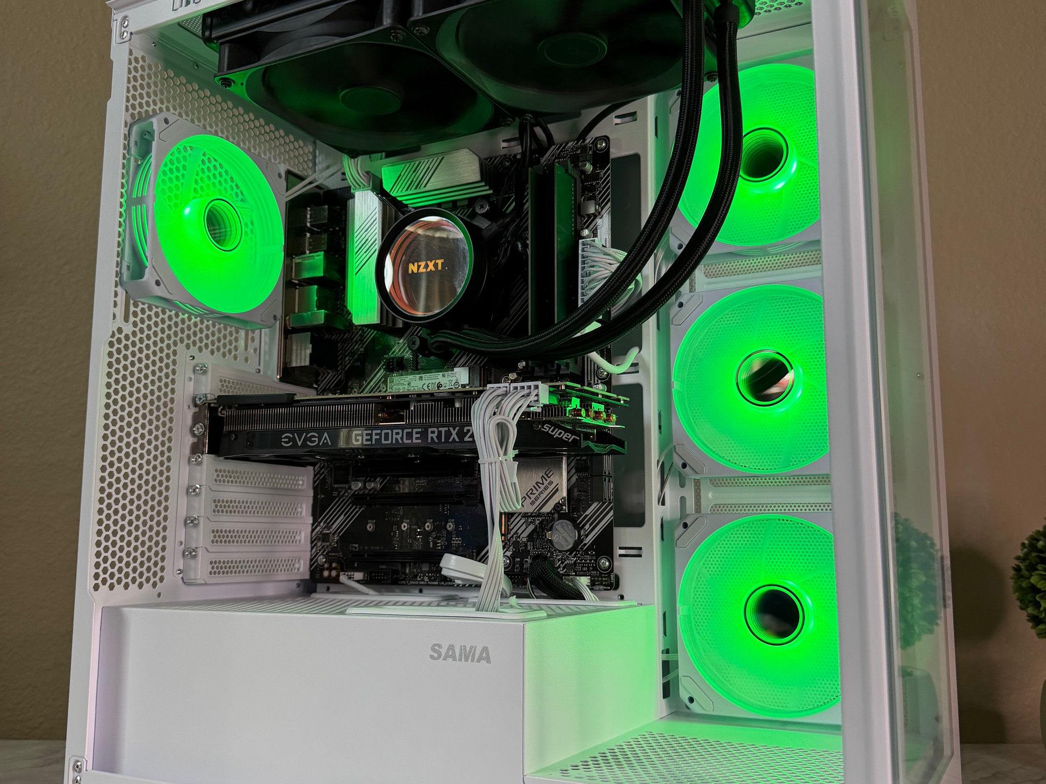 Ryzen 7 2700 | RTX 2070 SUPER | 16 gb ram | 512gb ssd | win 11 home activated