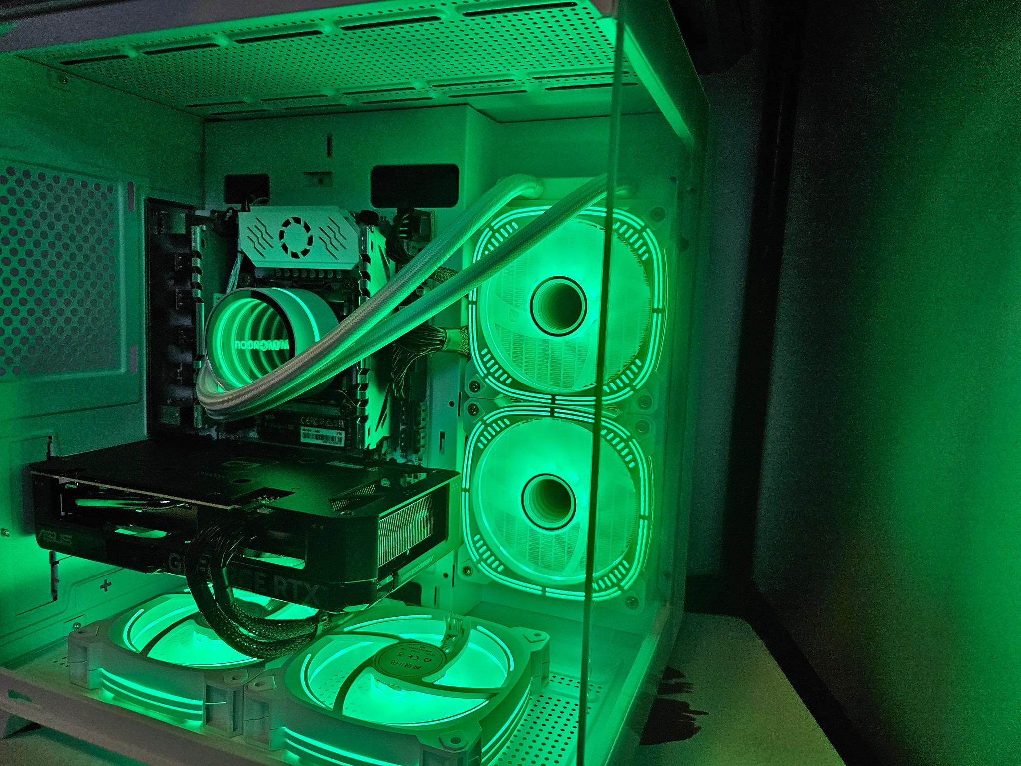 Arctic BEAST intel 14 core / 64GB RAM / 1TB SSD / RTX 4060TI