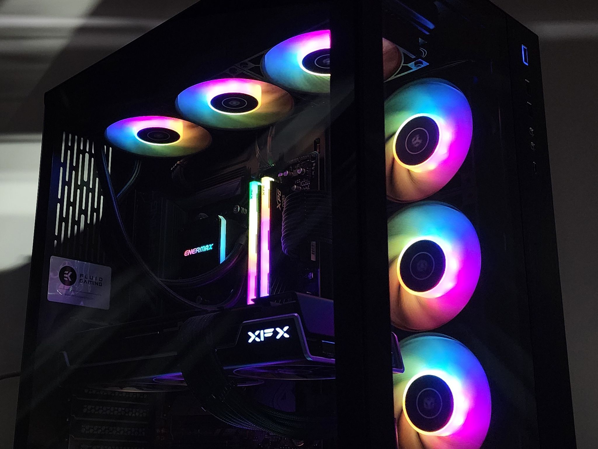 Gaming PC Ryzen 7 7800X3D 32GB RAM 2TB SSD RX 7900 XT 20GB Win11 Computer