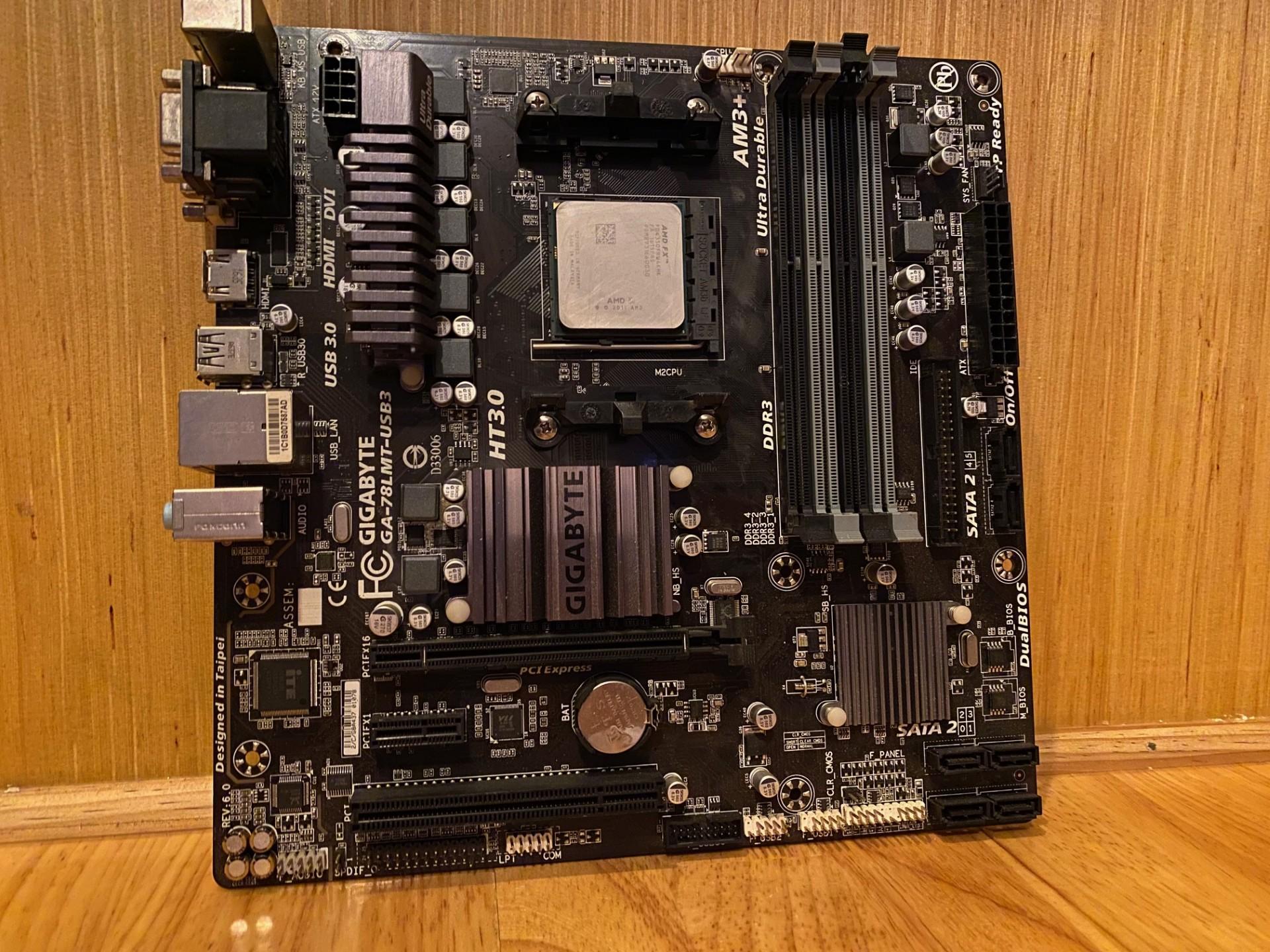 GIGABYTE GA-78LMT-USB3 AM3+/AM3 AMD 760G USB Micro ATX AMD Motherboard COMBO
