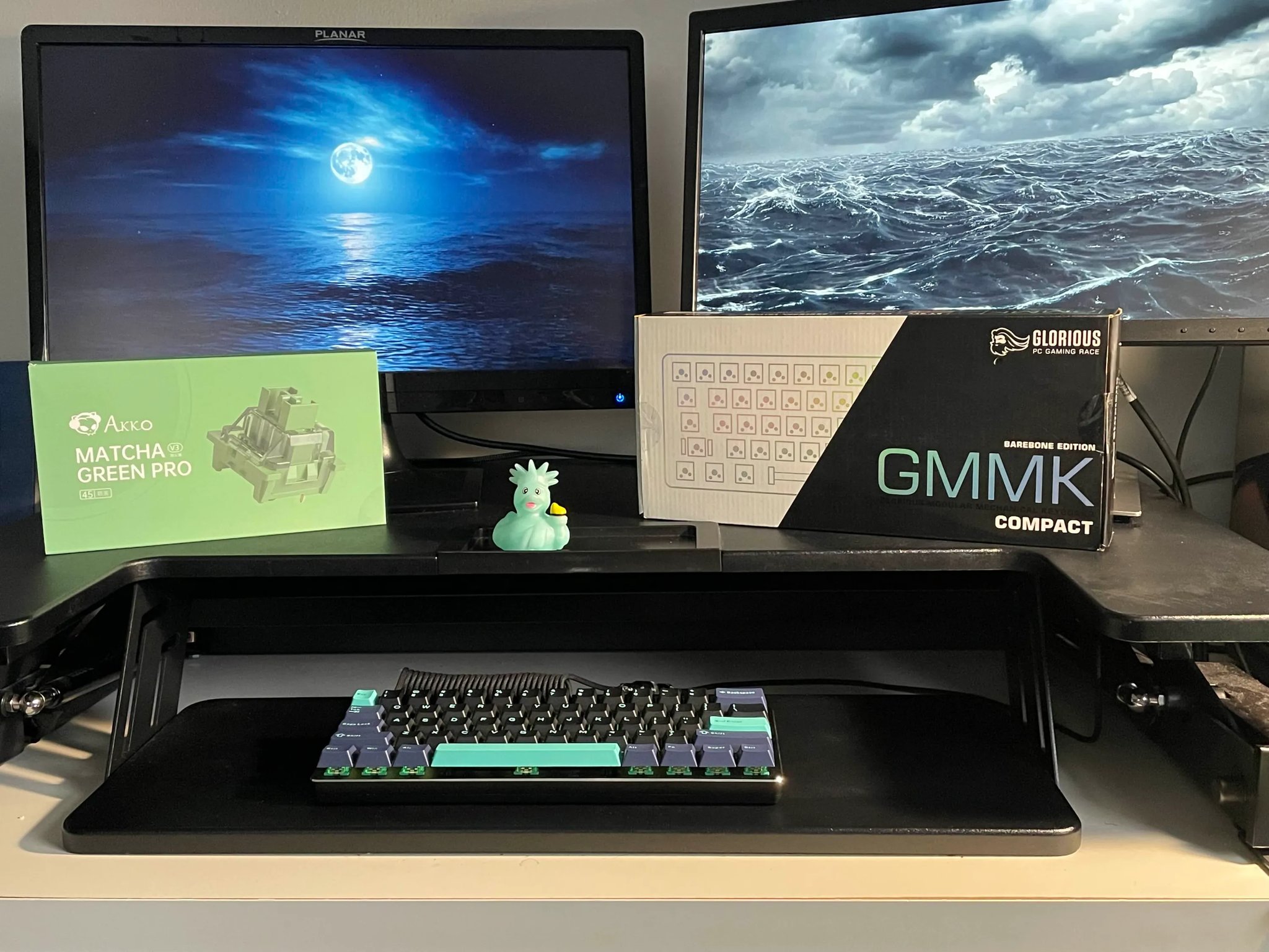 Custom GMMK "Sea" Mechanical Keyboard. Linear. Tape, Foam and O-ring mod.