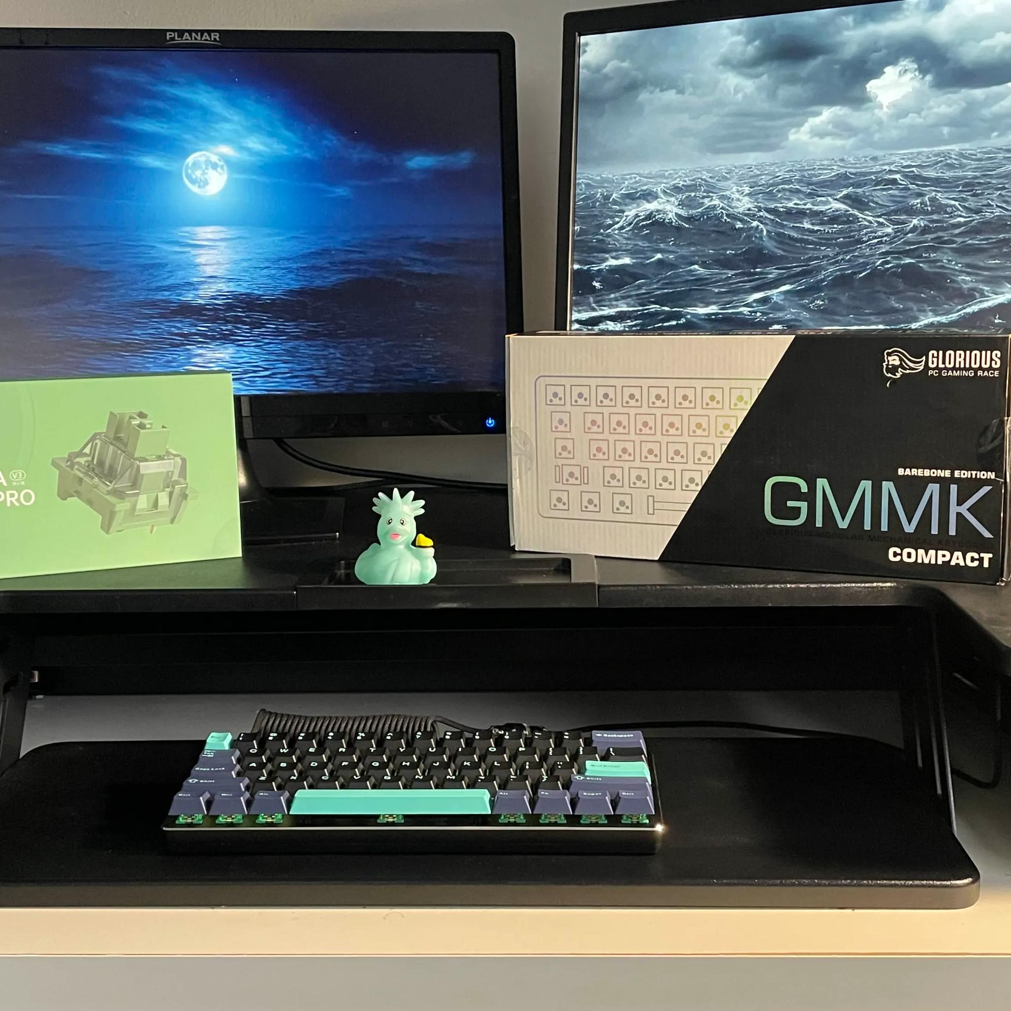 Custom GMMK "Sea" Mechanical Keyboard. Linear. Tape, Foam and O-ring mod.