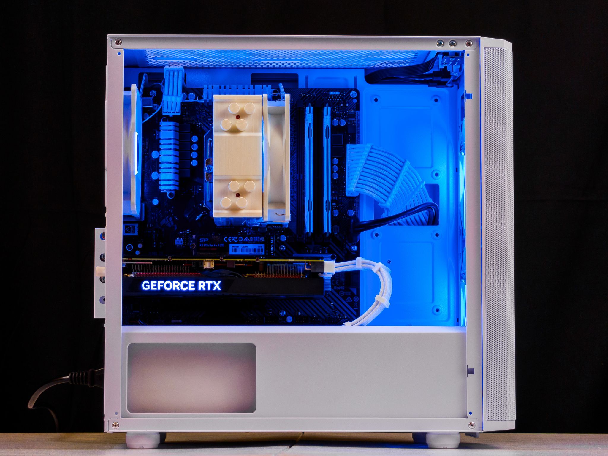 🤍🖤 RTX 4060 Ti / Ryzen 7 3700X / 16GB Gaming PC 🖤🤍