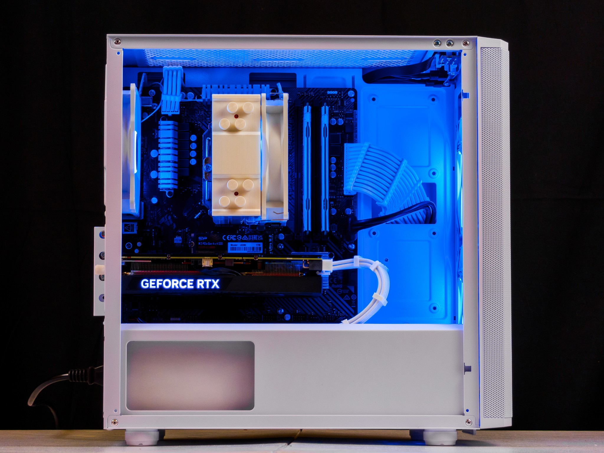 🤍🖤 RTX 4060 Ti / Ryzen 7 3700X / 16GB Gaming PC 🖤🤍
