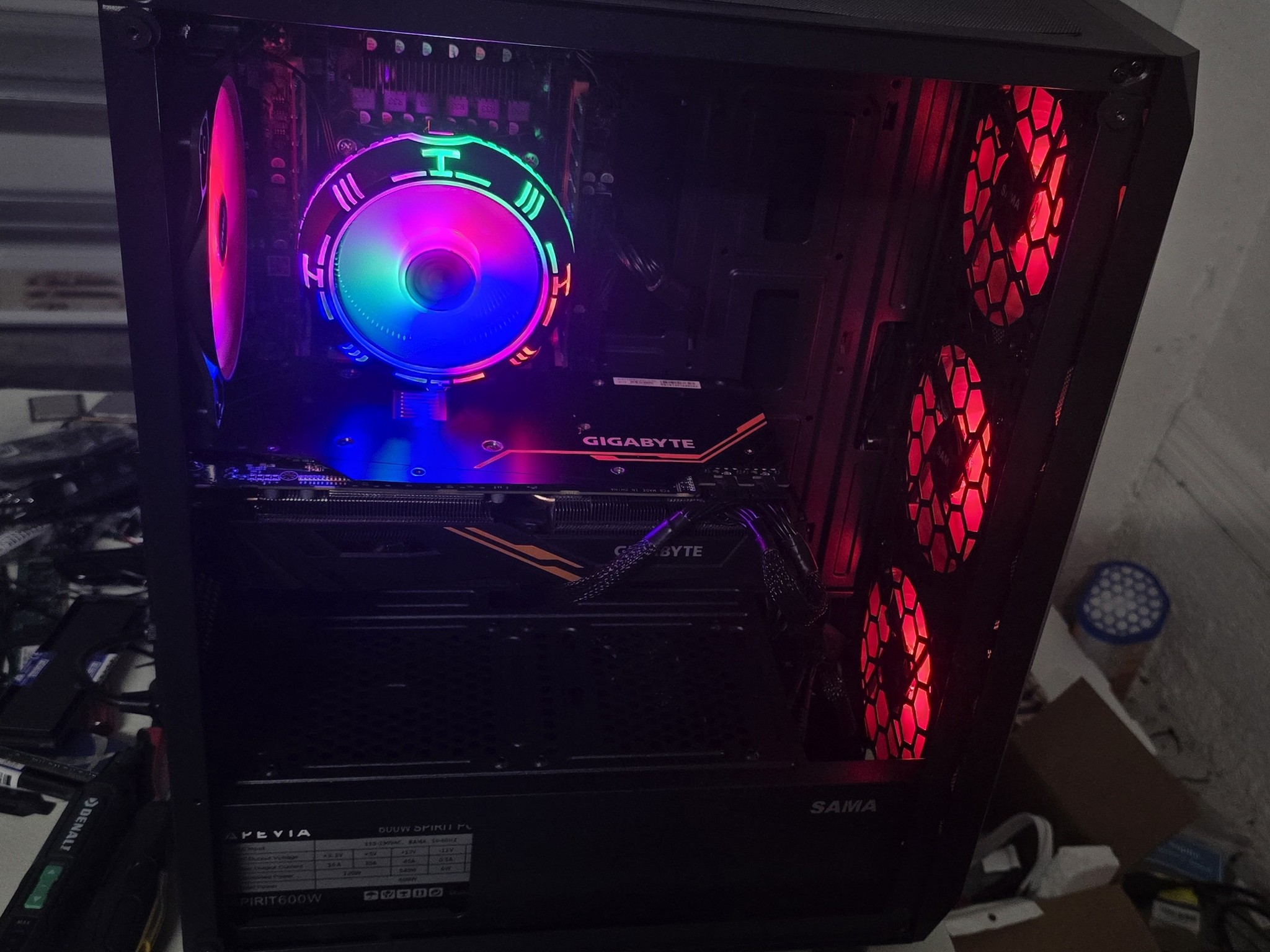 RX Vega 56 | 12 Core Xeon | 32gb Ram | 1440p Gaming and Editing PC