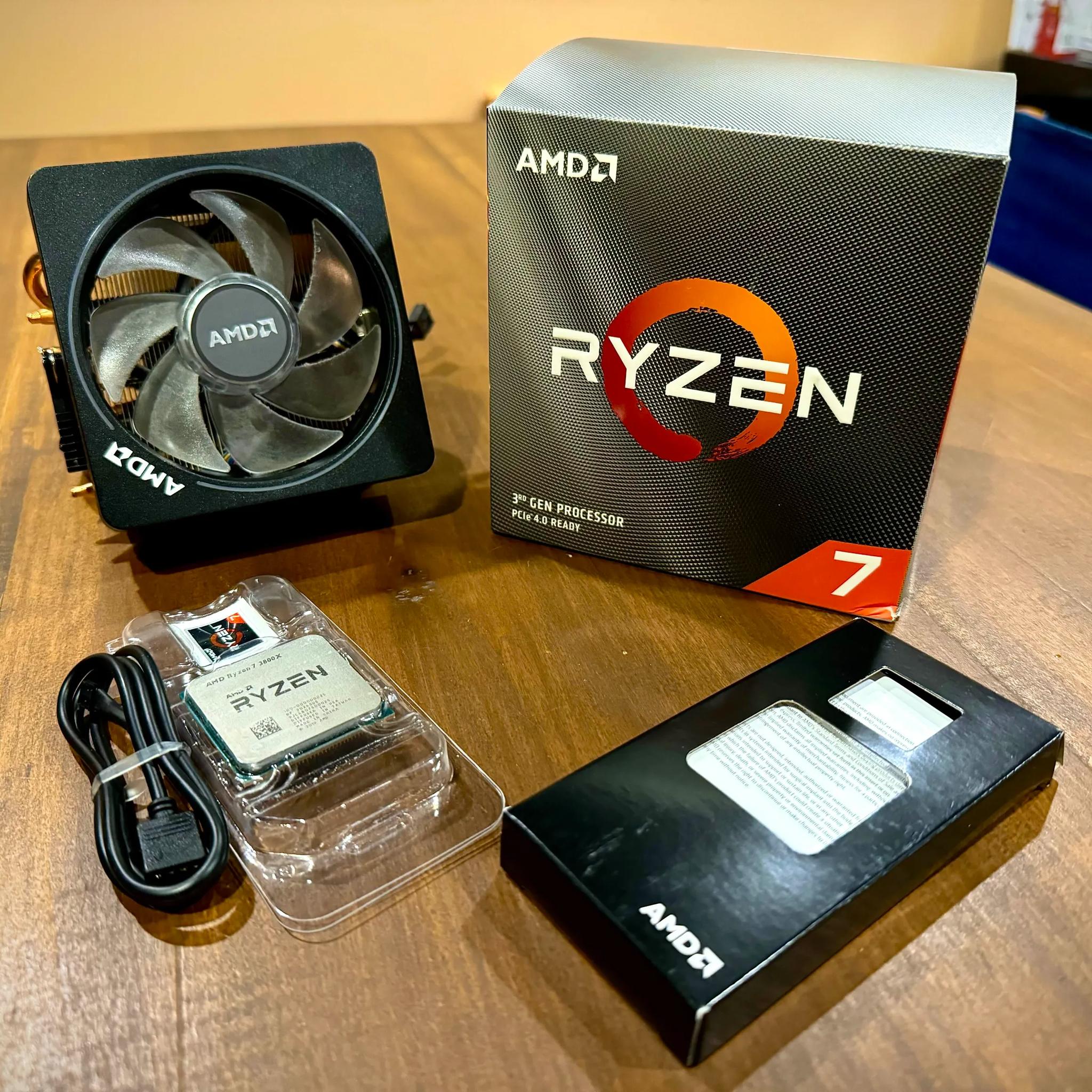 AMD Ryzen 7 3800X + Stock Cooler