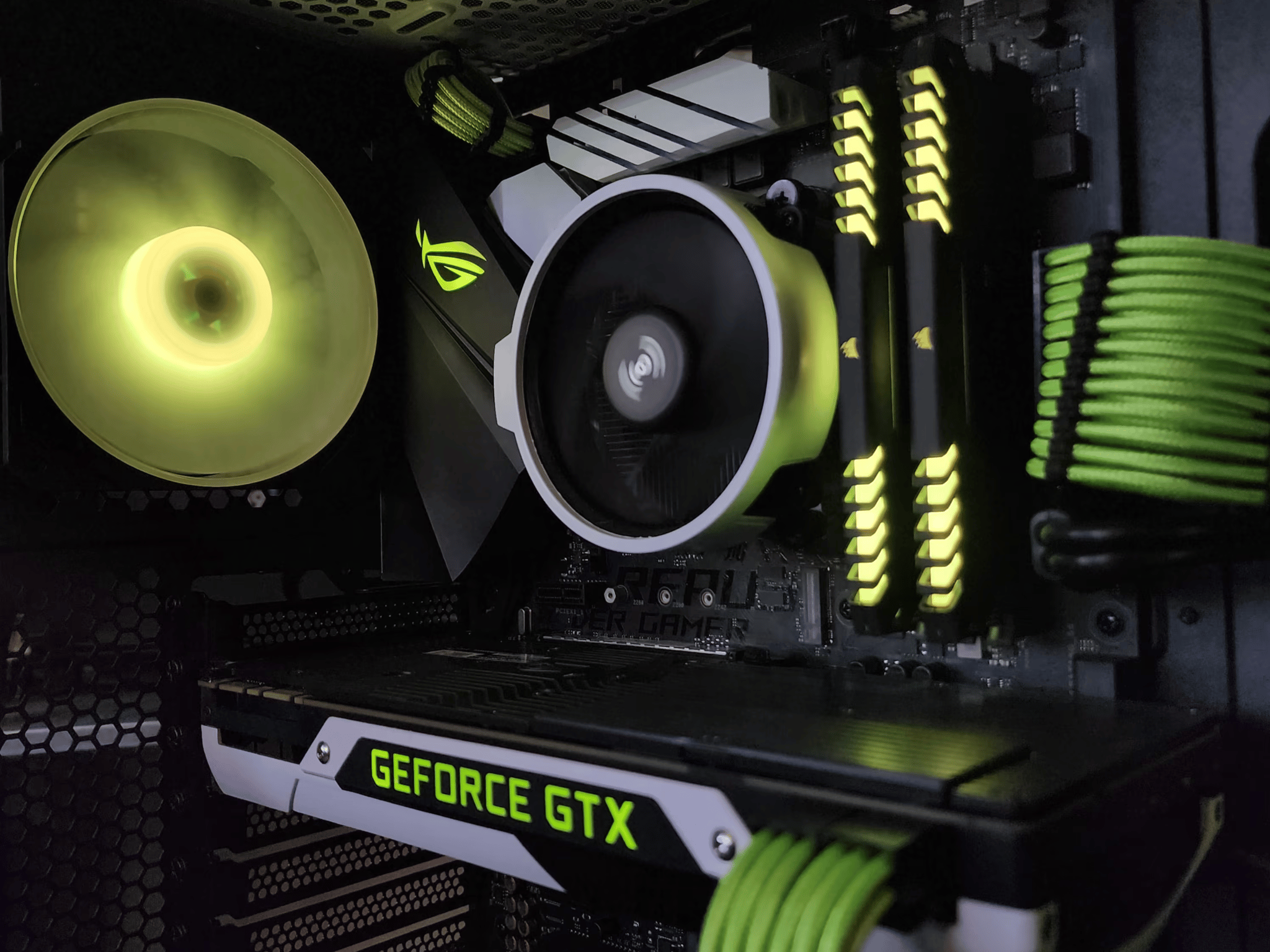 AMD Ryzen 5 3600 // Nvidia GeForce GTX 980 // Corsair Vengeance RGB 16GB 3200MHz
