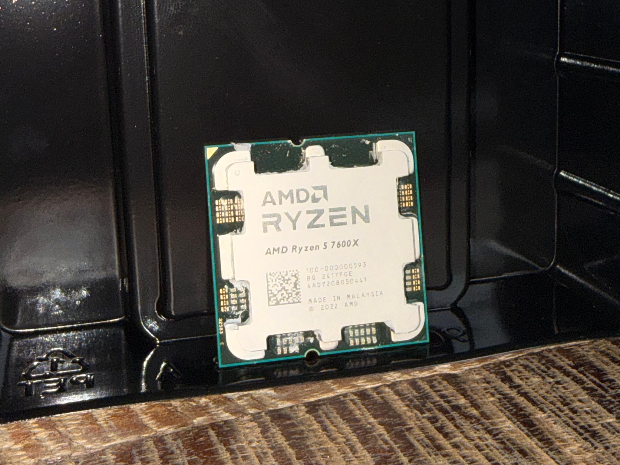 AMD Ryzen 5 7600X