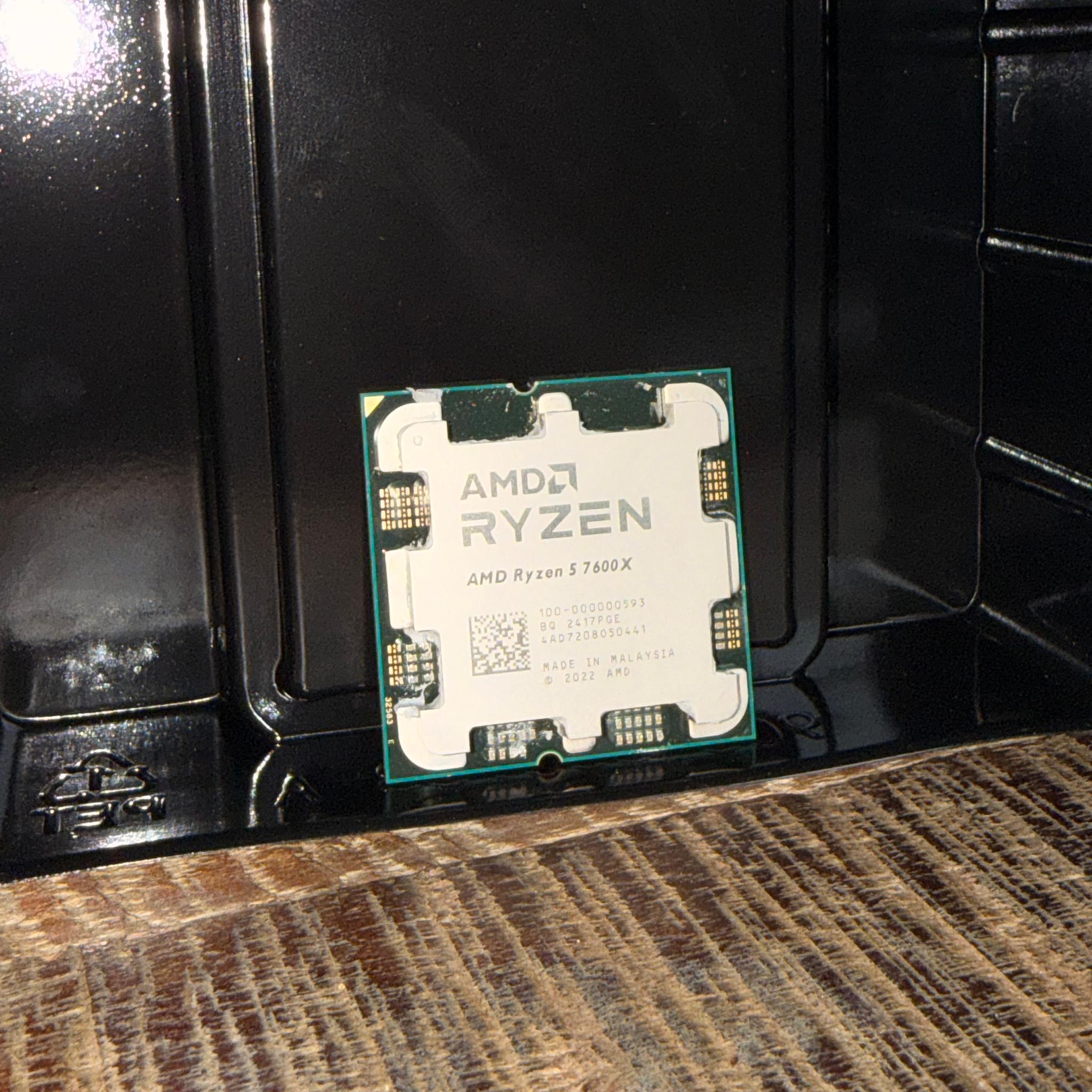 AMD Ryzen 5 7600X