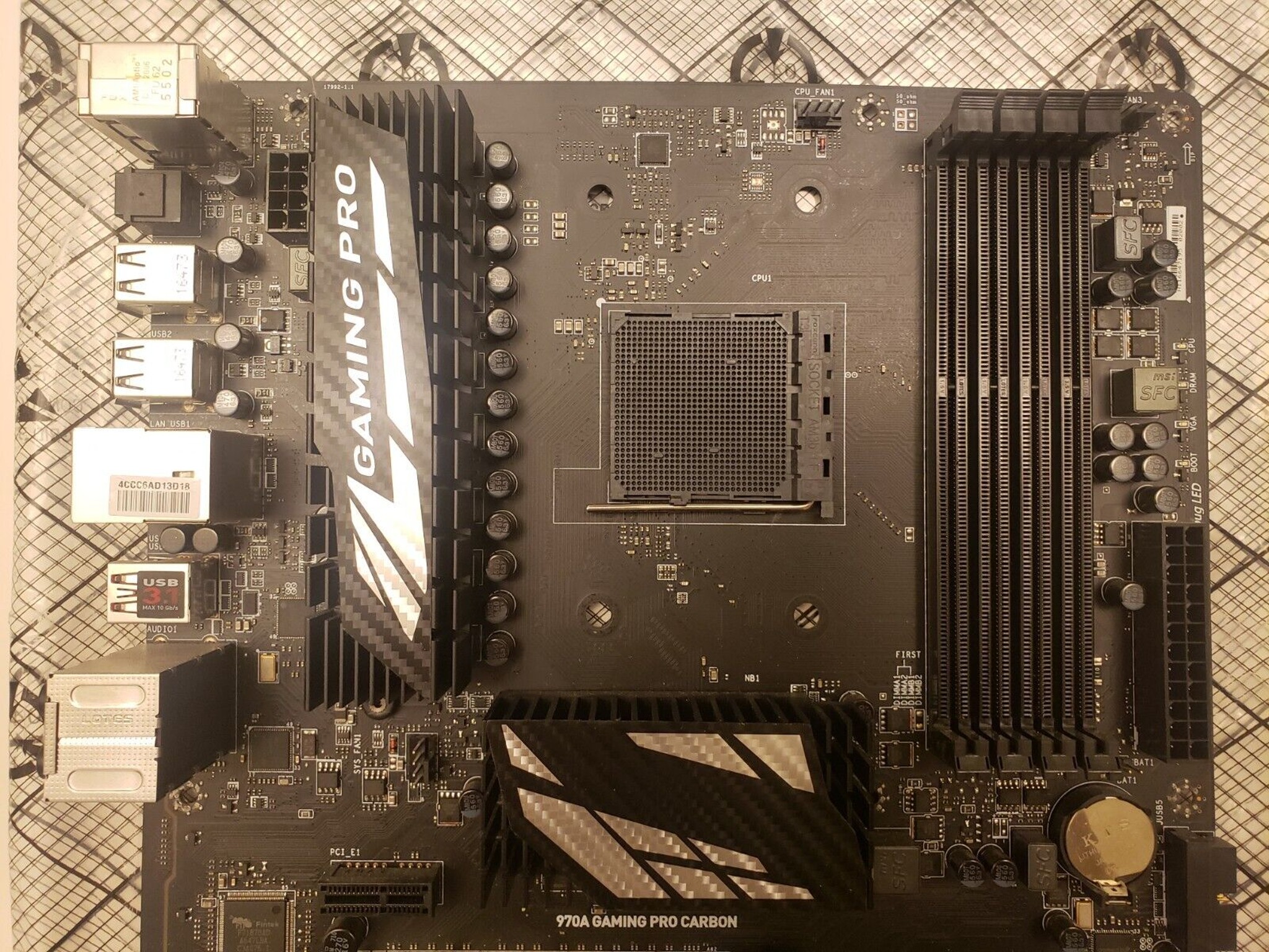 MSI 970A GAMING PRO CARBON AM3+ Including 32GB Corsair 2400 MHz Ram