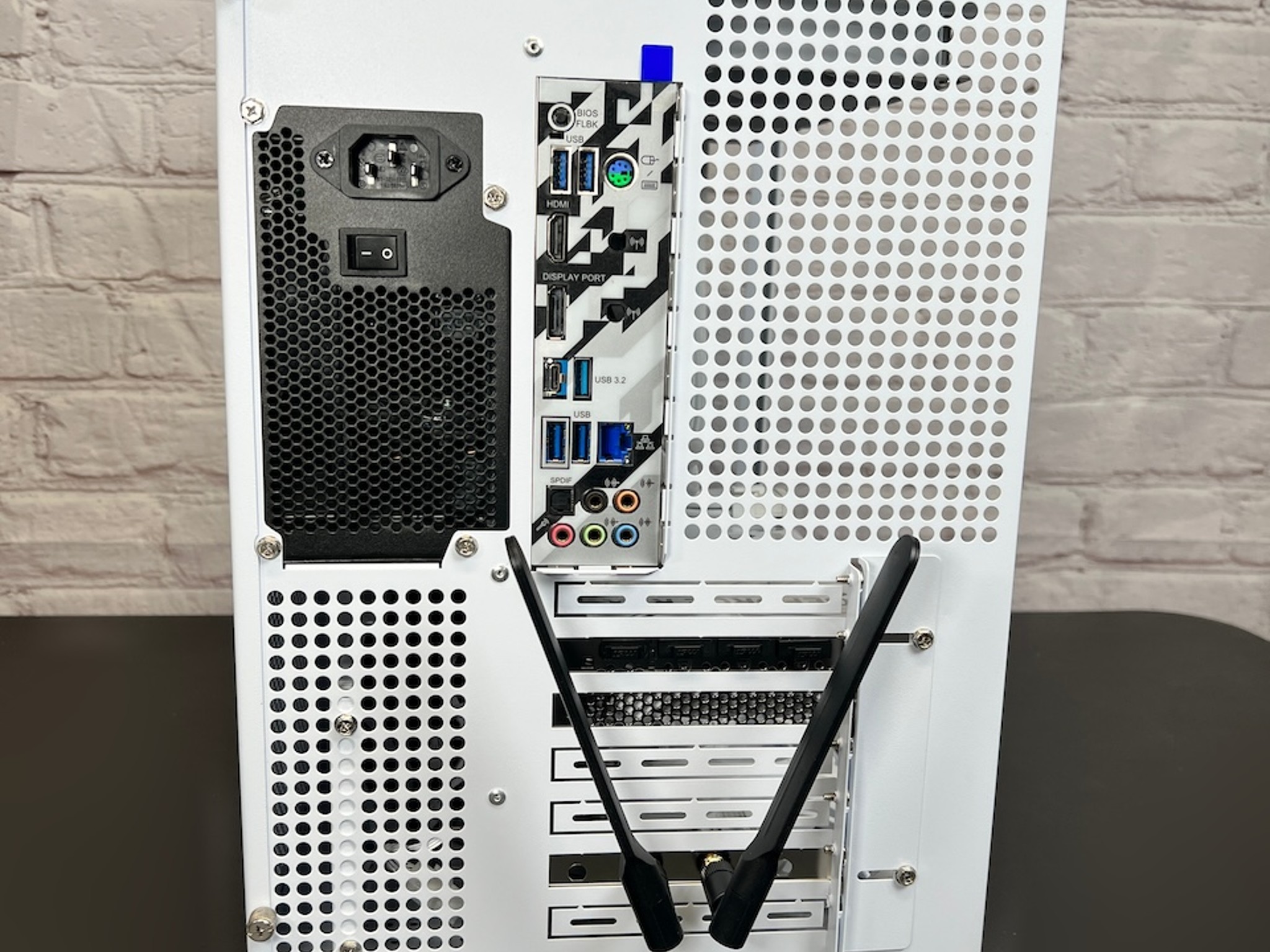 Intel i7 12700KF RTX 4070 32GB RAM 1TB M.2 Win11 Pro Gaming PC