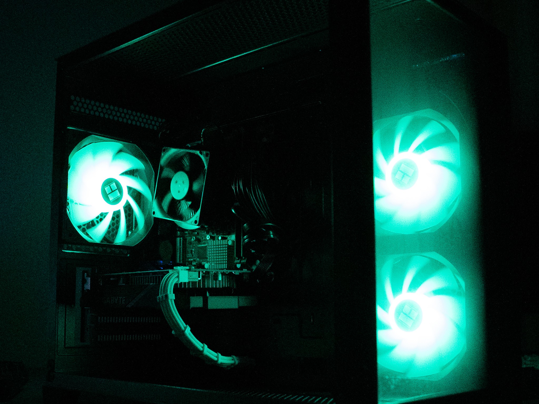 ⛈️❄️ | GTX 1650 SUPER OC | INTEL i7 4790 | 16GB RAM | 1TB | Arctic Snow
