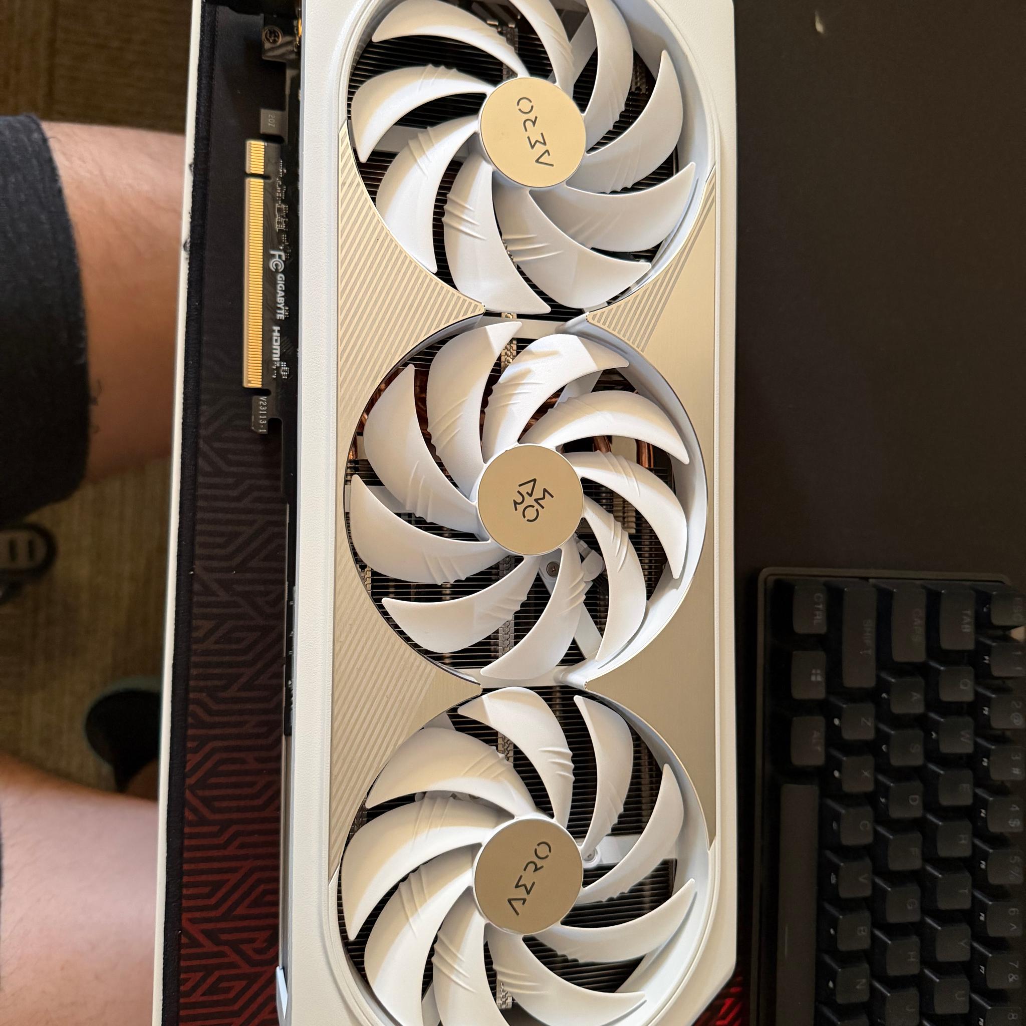 **NOT WORKING** GIGABYTE AERO OC GeForce RTX 4080 SUPER