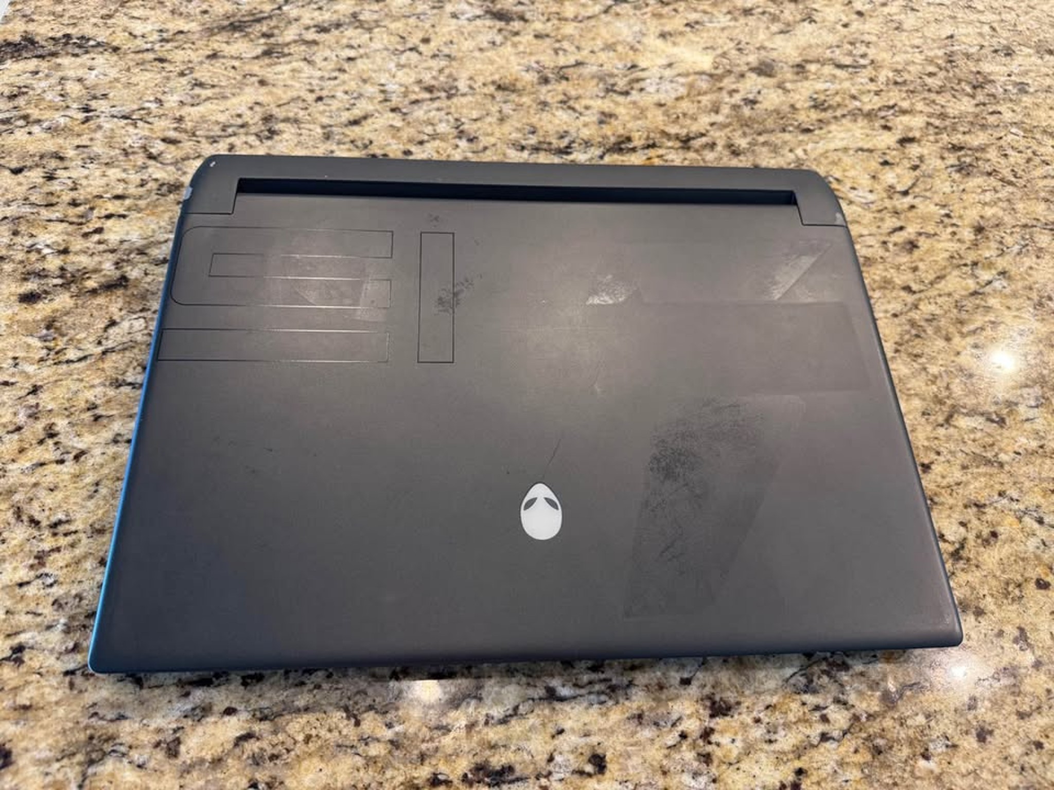 Alienware M15 R5 - Ryzen 7 5800H - RTX 3070 - 32GB RAM - 1TB SSD