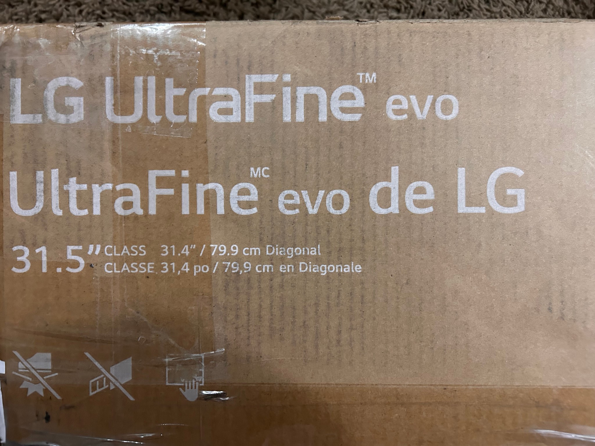 LG UltraFine evo 32" Worlds First TB5-6K(6144x3456) NANO-IPS-Black Thunderbolt-5 Monitor (32U990A-S)