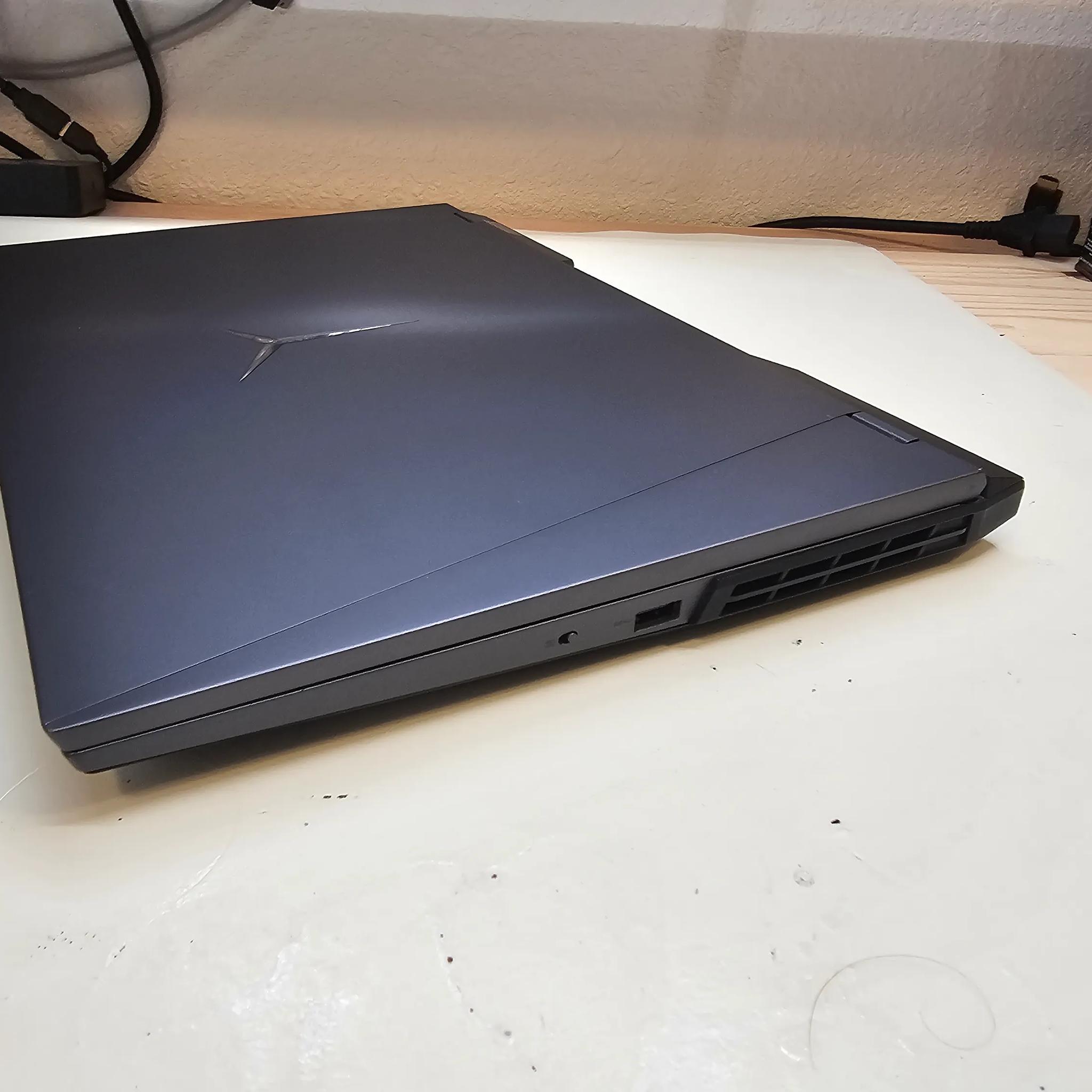High End Laptop 16" | RTX 3070 | Ryzen 7 5800h 165hz 1440p 16 in IPS 32GB Ram Legion 5i PRO