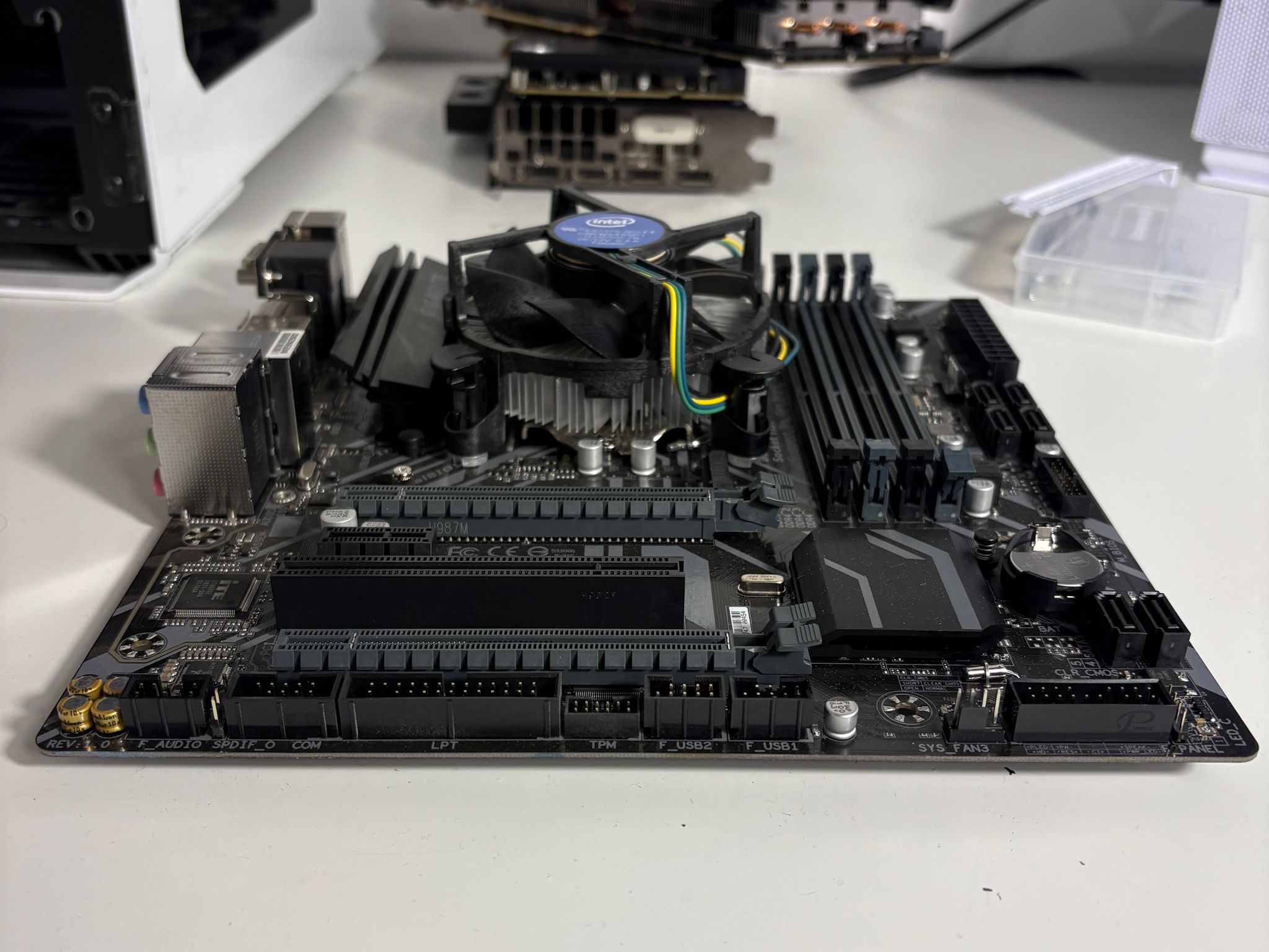 Motherboard Combo - i5 9400, Gigabyte B360 D3H GSM