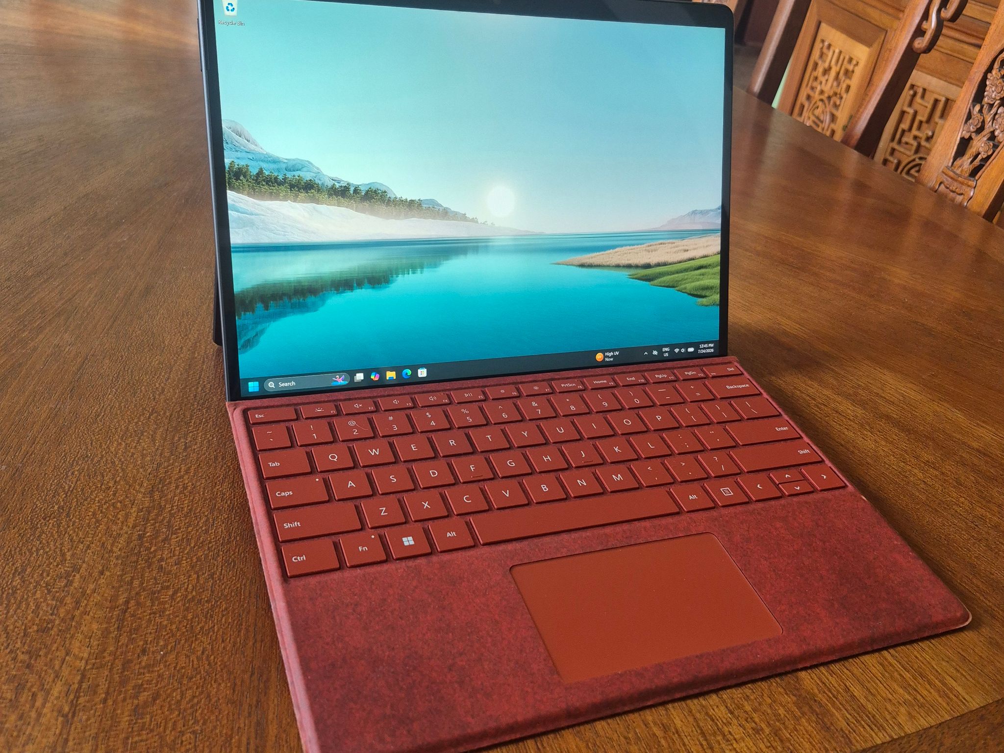 Microsoft Surface Pro 8 1TB SSD 16GB RAM Intel i7-1185G7 + Keyboard, Pen & Dock