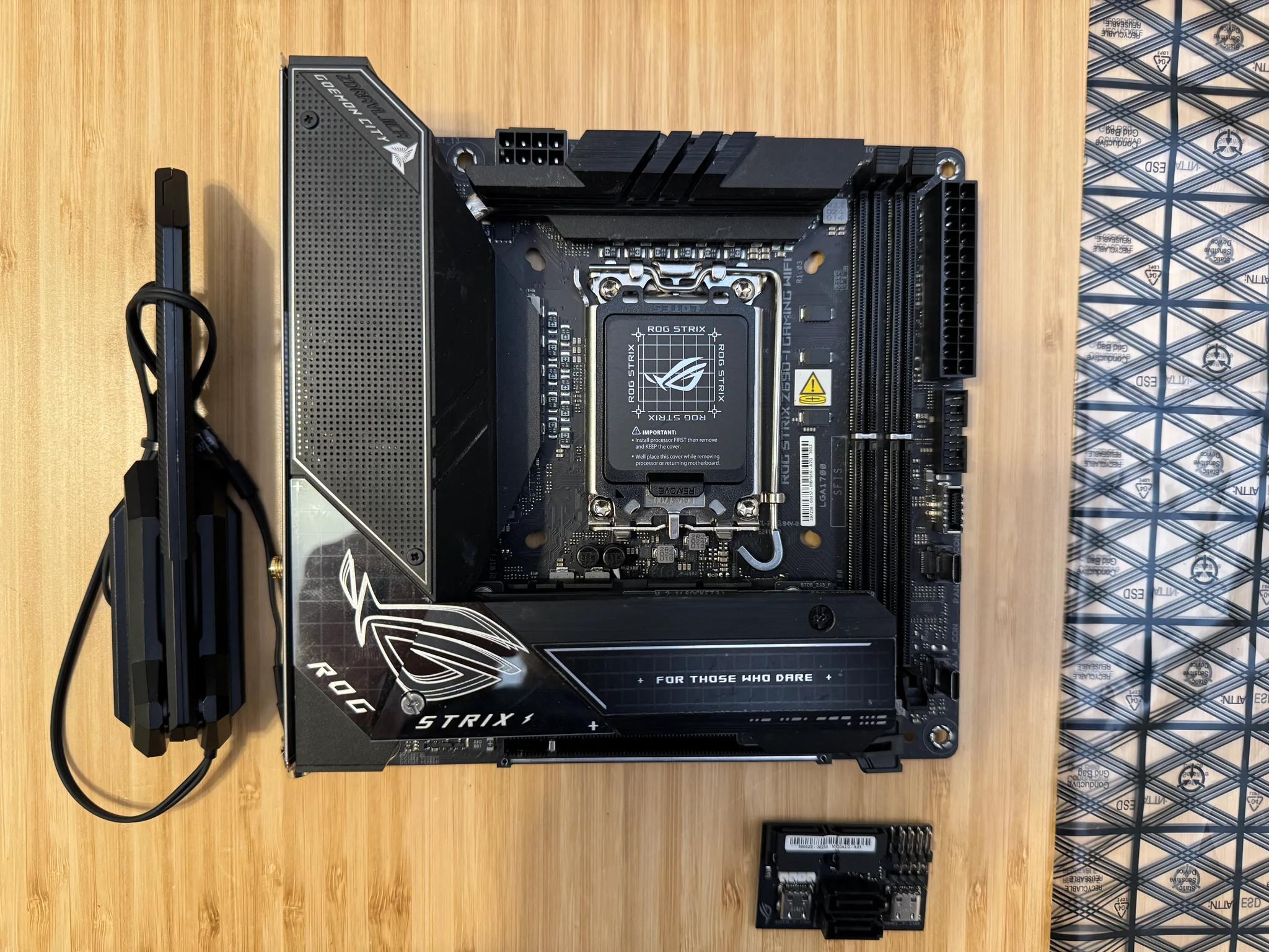 ASUS ROG STRIX Z690-I Gaming WIFI Motherboard