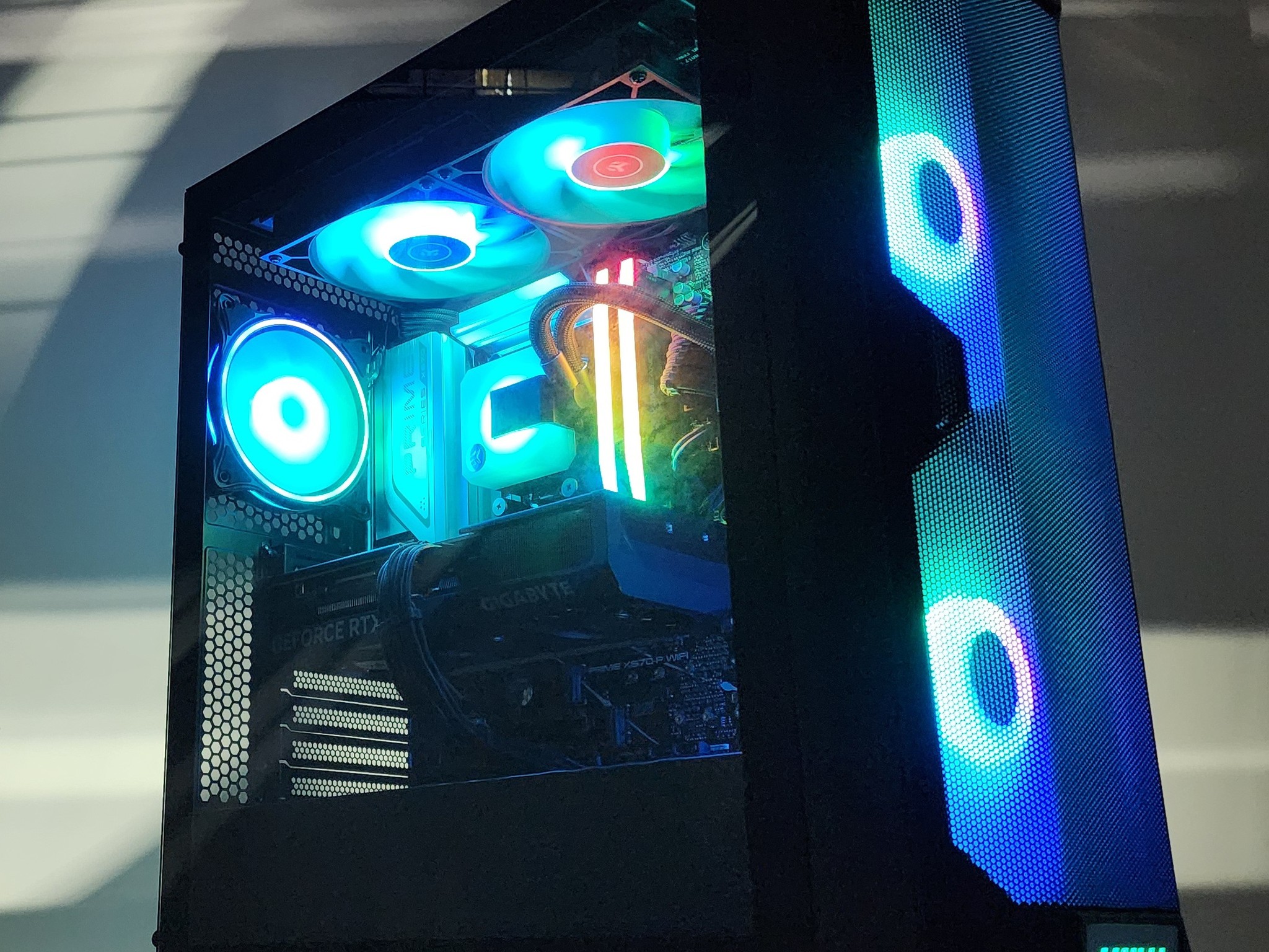 Gaming PC Ryzen 9 7950X3D 32GB RAM 1TB SSD RTX 4070 Ti 12GB Windows 11 Computer