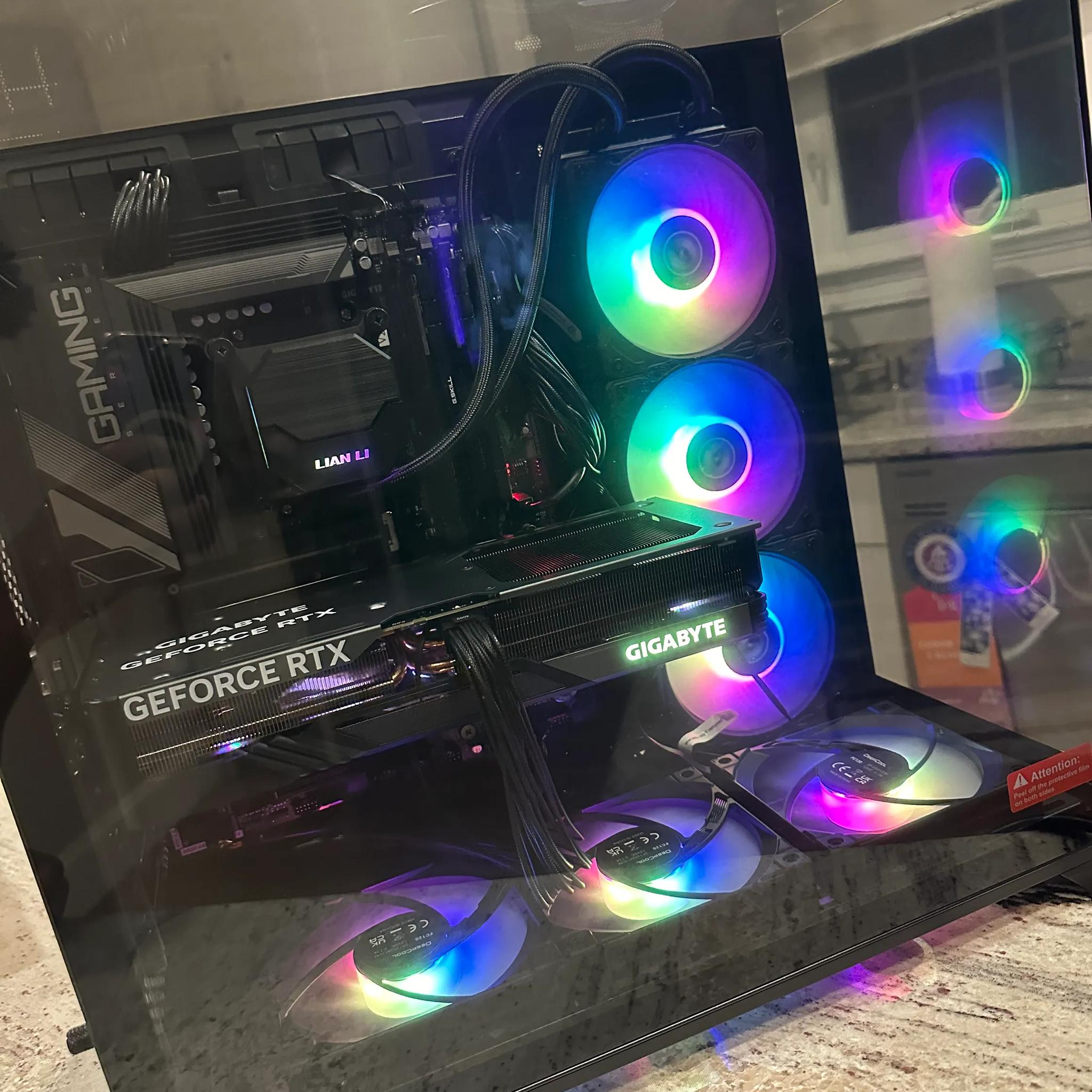 1440p Beast, AMD Ryzen 7800X3D & 4070 Super Black Gaming PC