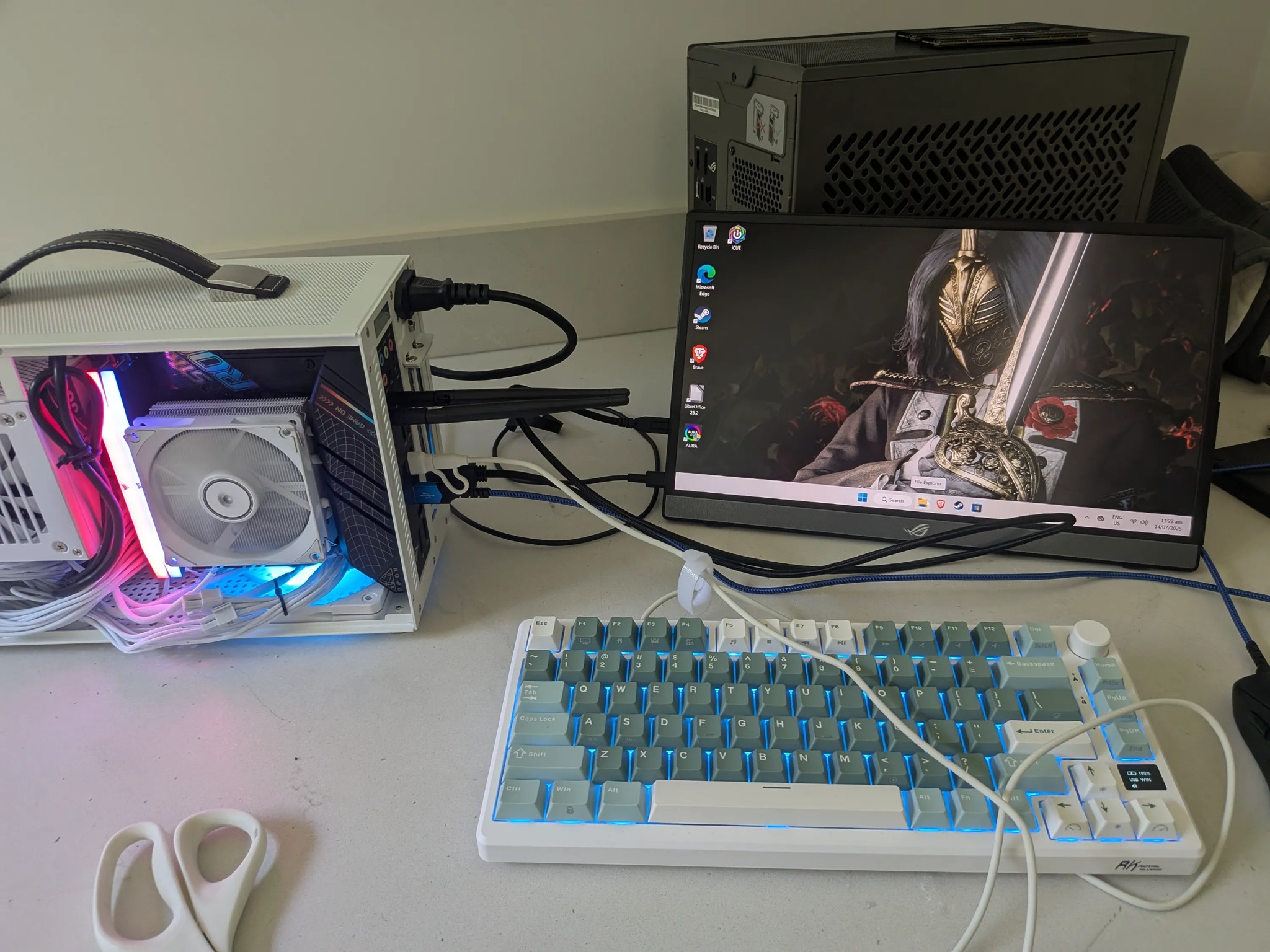 1440p Traveler - RX 9060 XT 16GB, Core i5 13400F, 32 GB DDR5, 2 TB Gen 4 NVME, RGB