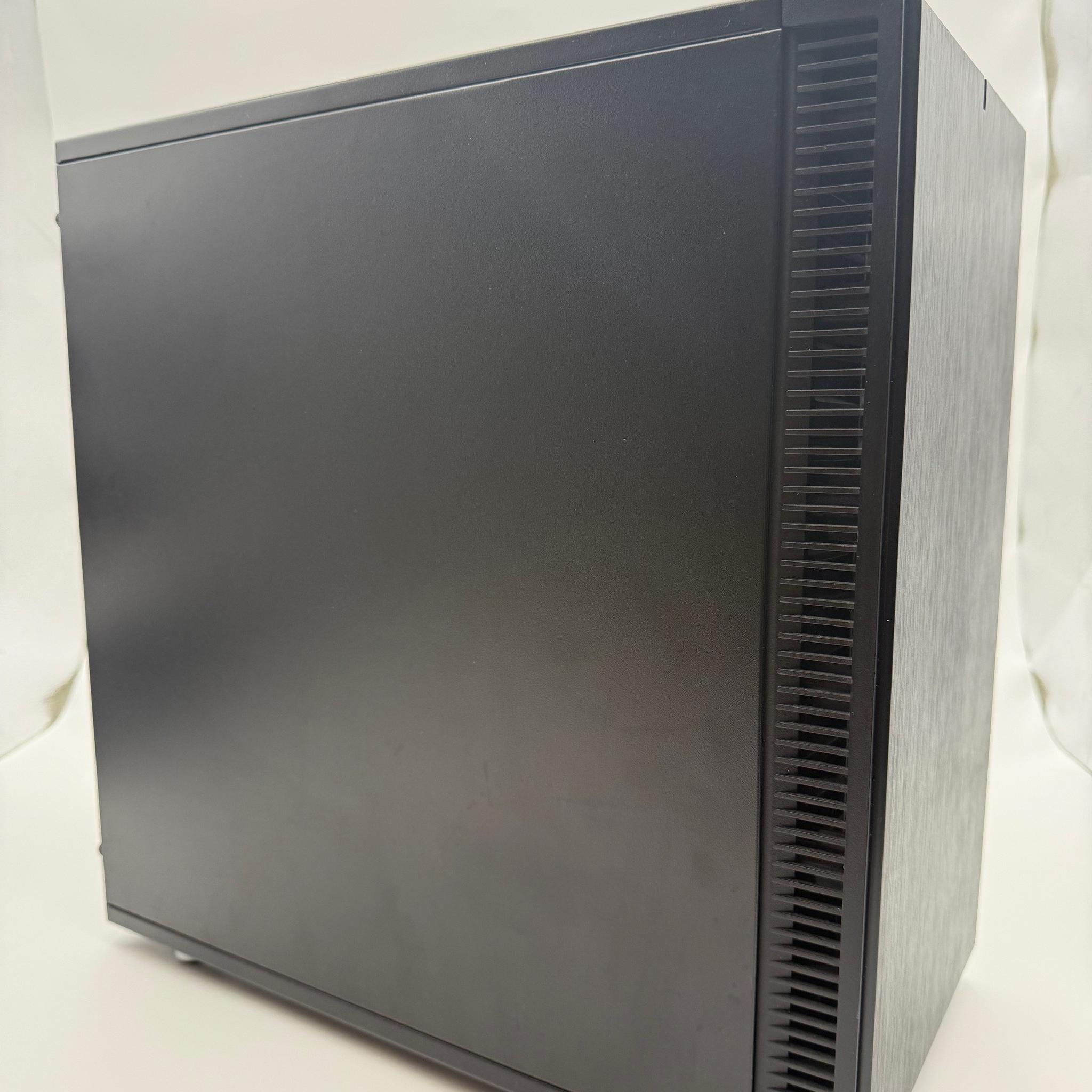 Ryzen 7 3800XT | 32GB RAM| 1.5TB SSD | Radeon Pro 8GB | 2x 24" Samsung Monitors