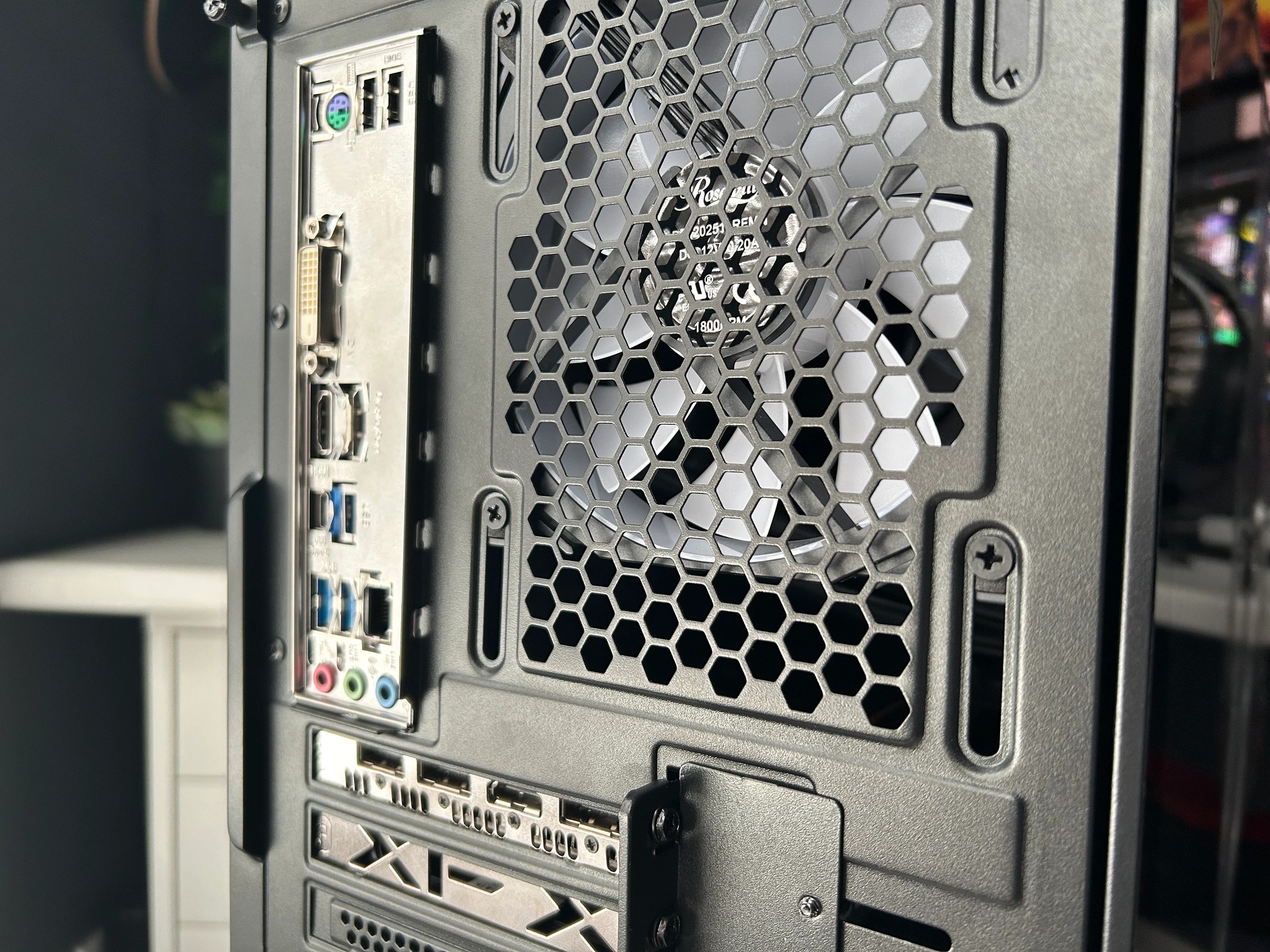 Compact RGB Gaming PC | RX 6600 // i5 10400f