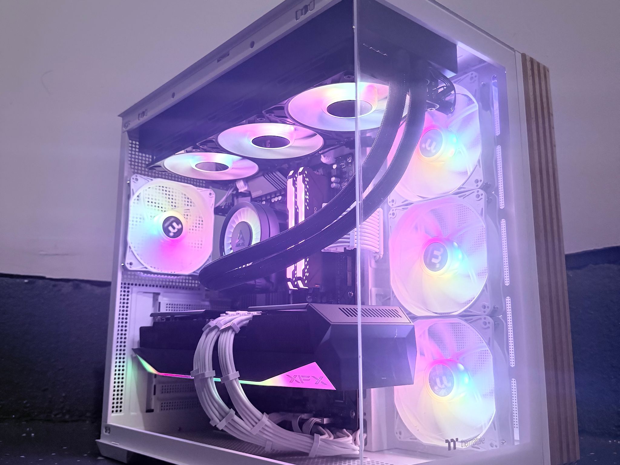 ❄️"Arctic Aurora"🌈 | 4K Gaming | RX 9070XT 16GB | Ryzen 7 5800X3D | 32GB Ram | 2TB+2GB SSD | Free