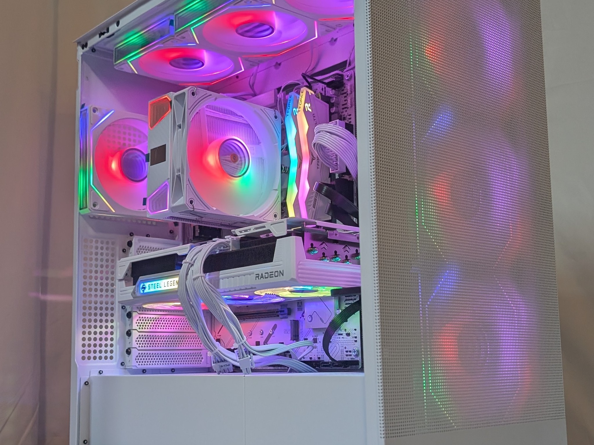 9070XT 16GB | RYZEN 5 7500F | 2TB NVME | 16GB DDR5 | 1000W