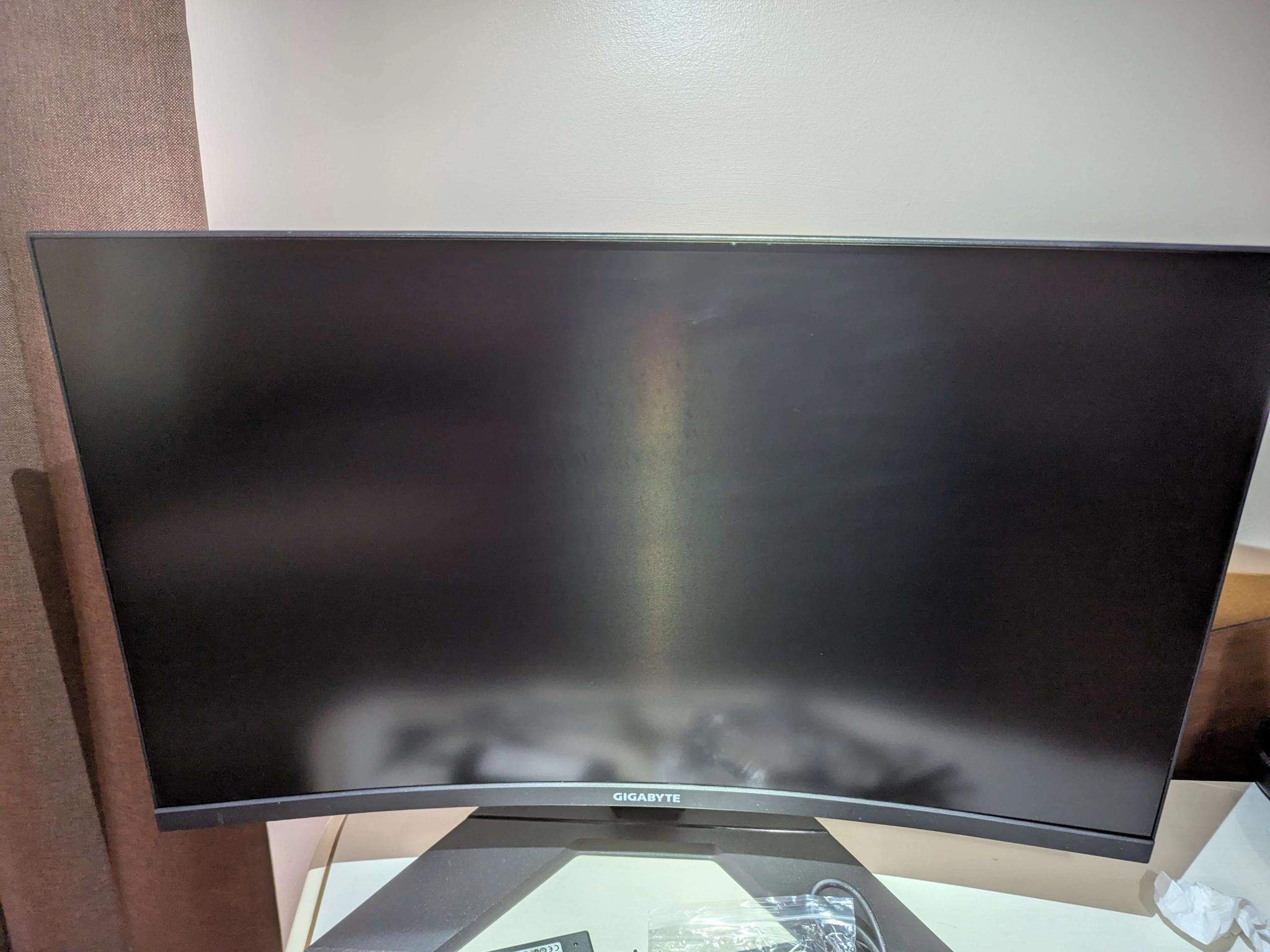 Gigabyte M32QC 32in 1440p 165hz 170hz oc 1ms 1500R curved