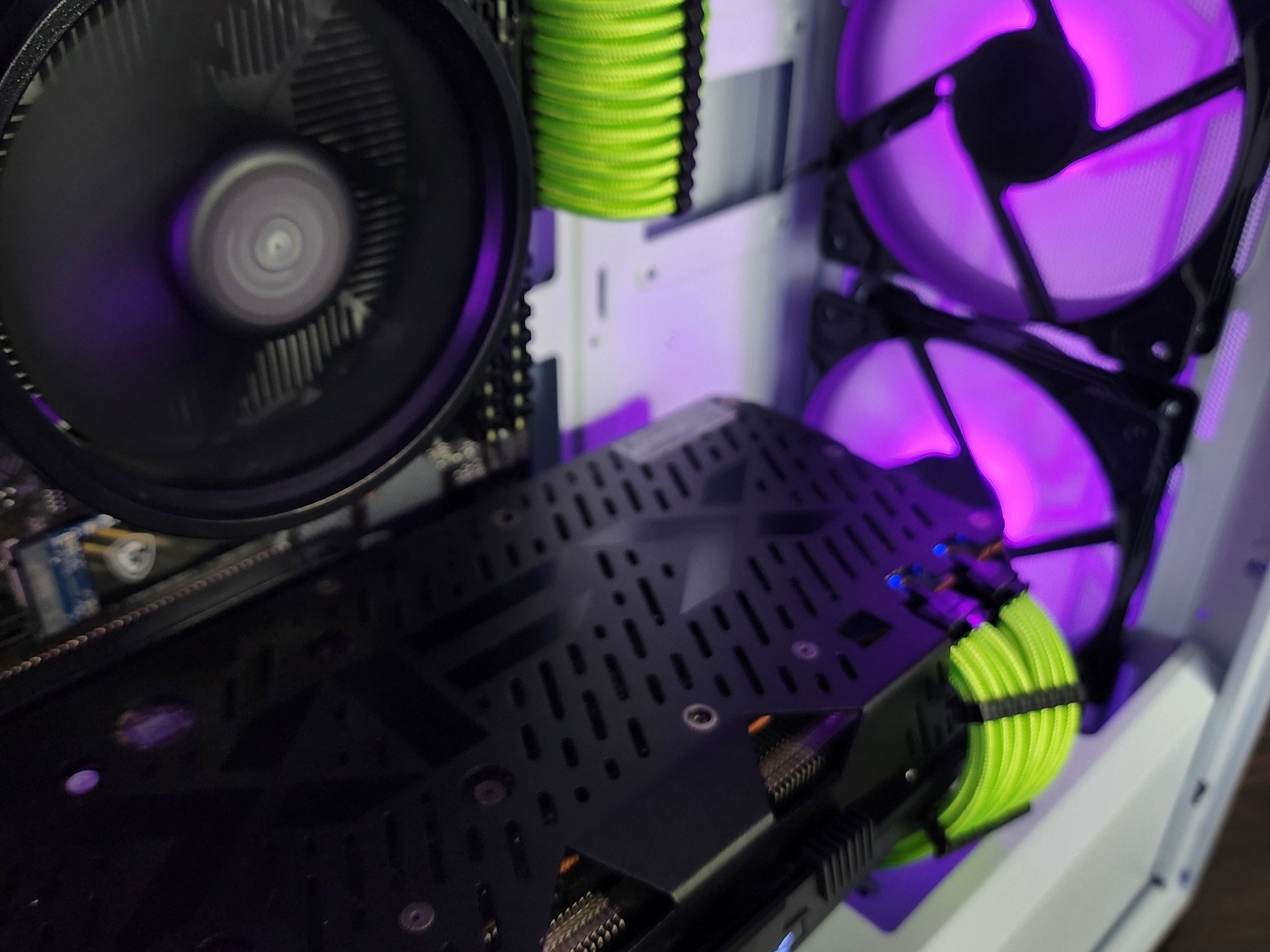 💚💜RX 5700XT | Ryzen 5 5600G | 16GB 3200MHz | 1TB M.2 NVMe