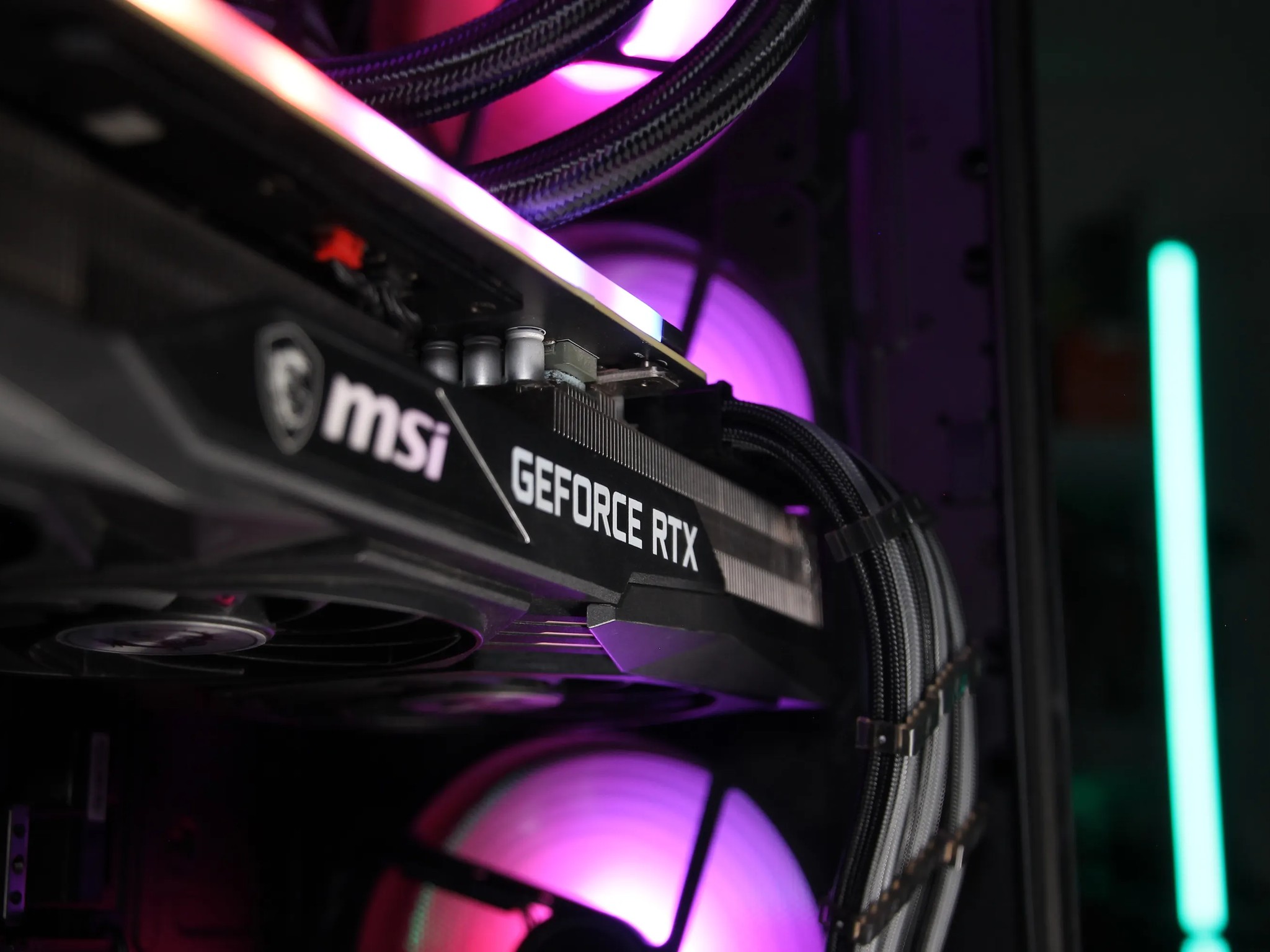 𝙇𝙐𝘾𝙆𝙔 // Core i7-12700K, RTX 3080 // Upper Mid-Range Gaming PC