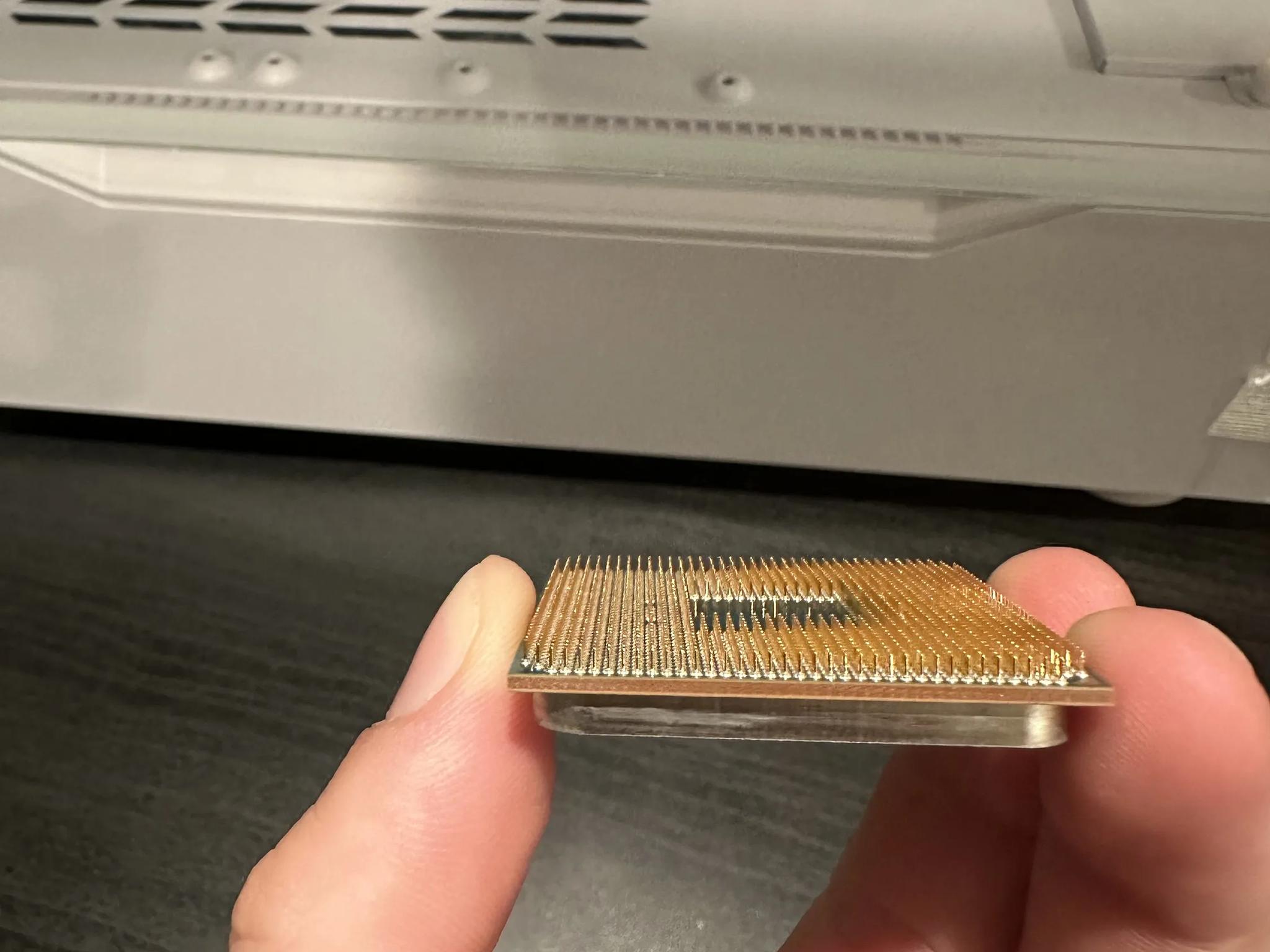 Like New! Ryzen 5 5600x W/ Wraith Stealth CPU Cooler