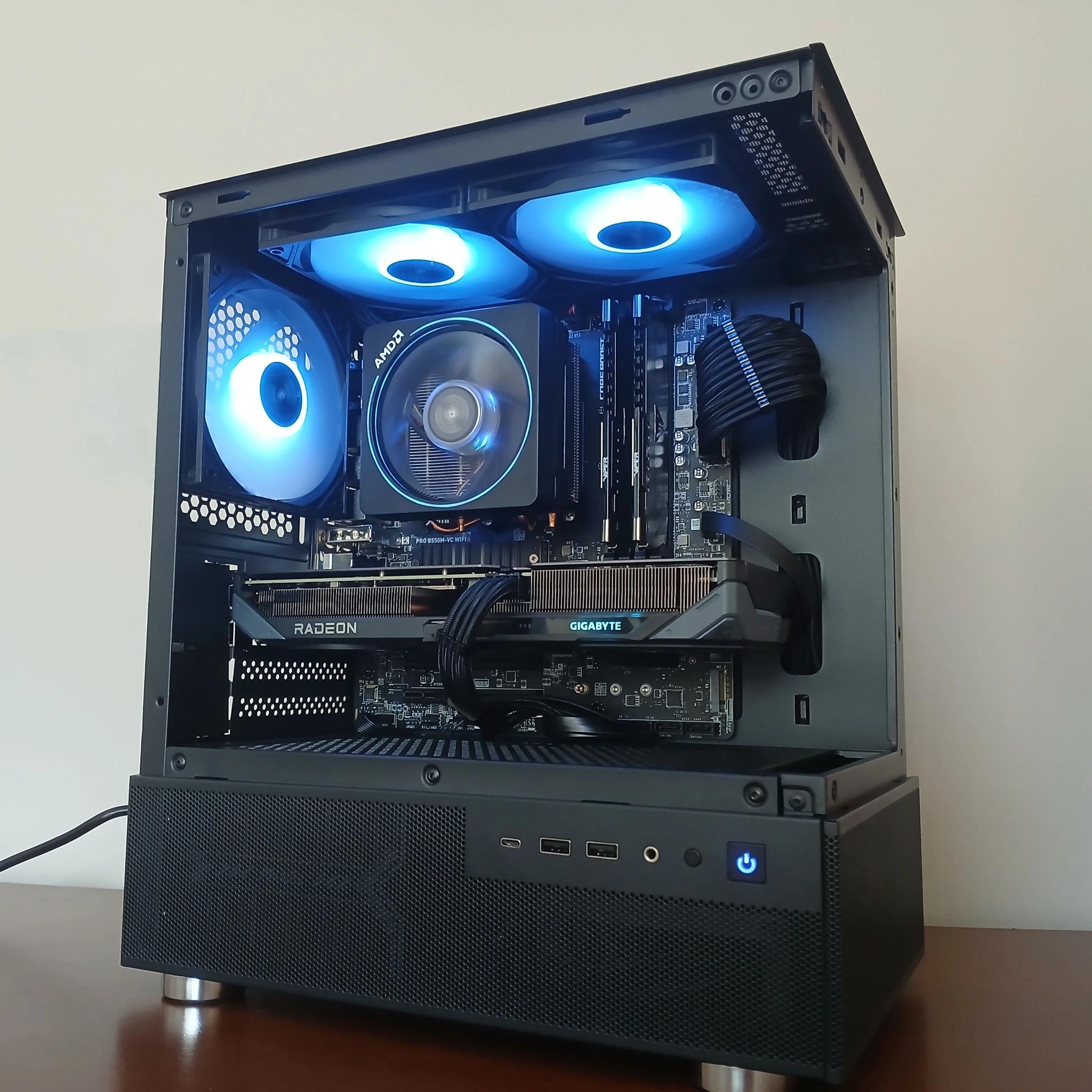 RX 9060XT 8GB | Ryzen 7 5800XT | 32GB RAM