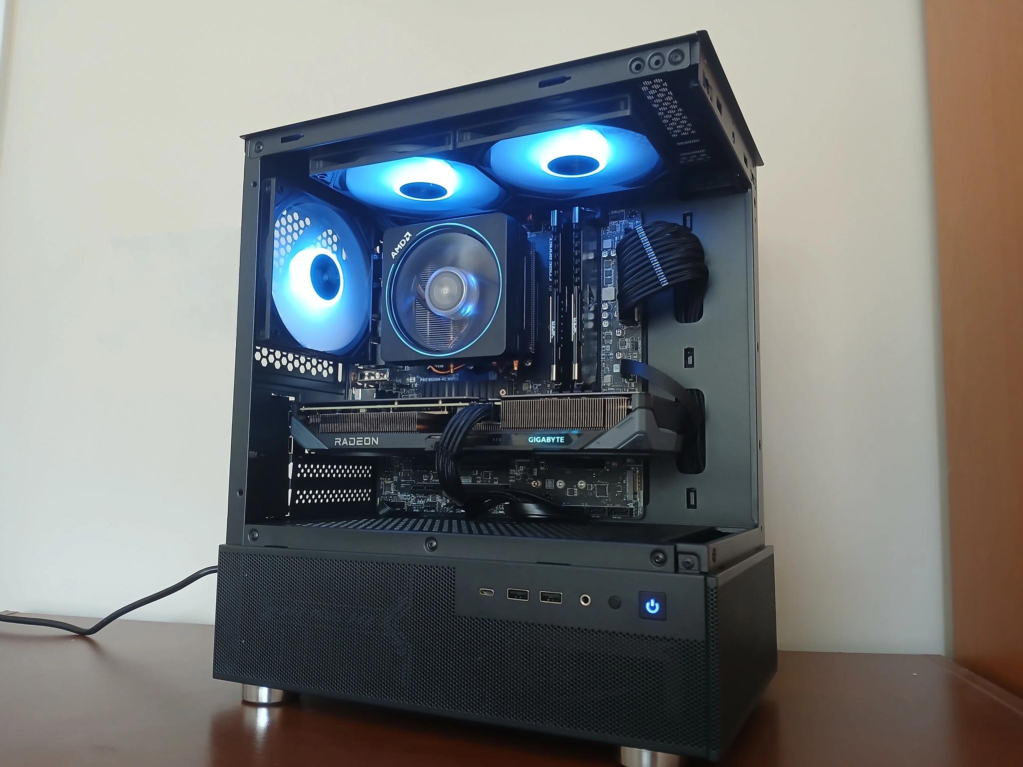 RX 9060XT 8GB | Ryzen 7 5800XT | 32GB RAM