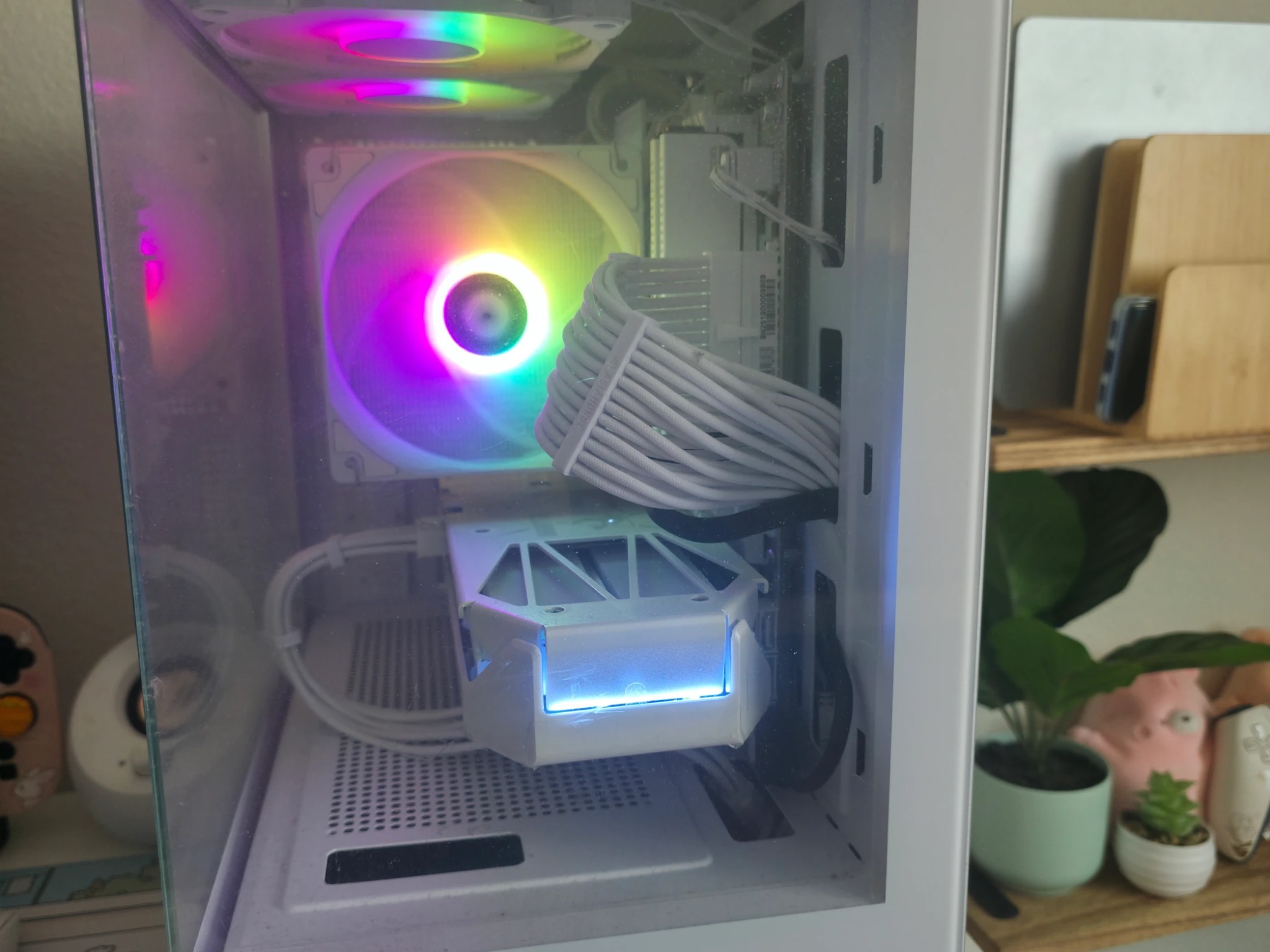 Custom Gaming PC Build:rx 9060xt 16GB, amd ryzen 5 7600x, 32GB RAM, 2TB ssd, fully modular PSU.