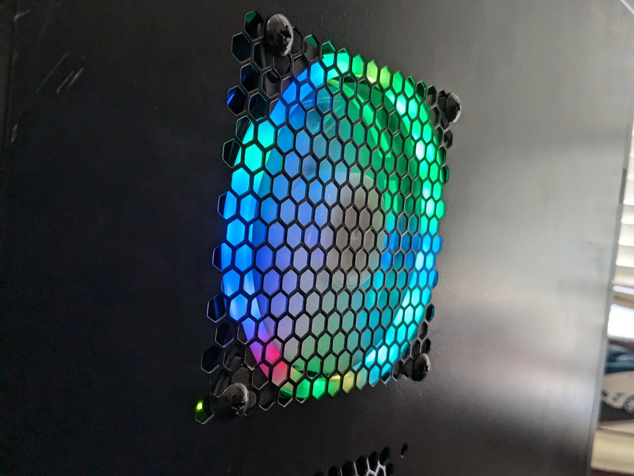 Blank Canvas - Xeon X3460 (i7-860), 16GB RAM, R7 450 2GB, 256GB SSD, Win10, Wifi