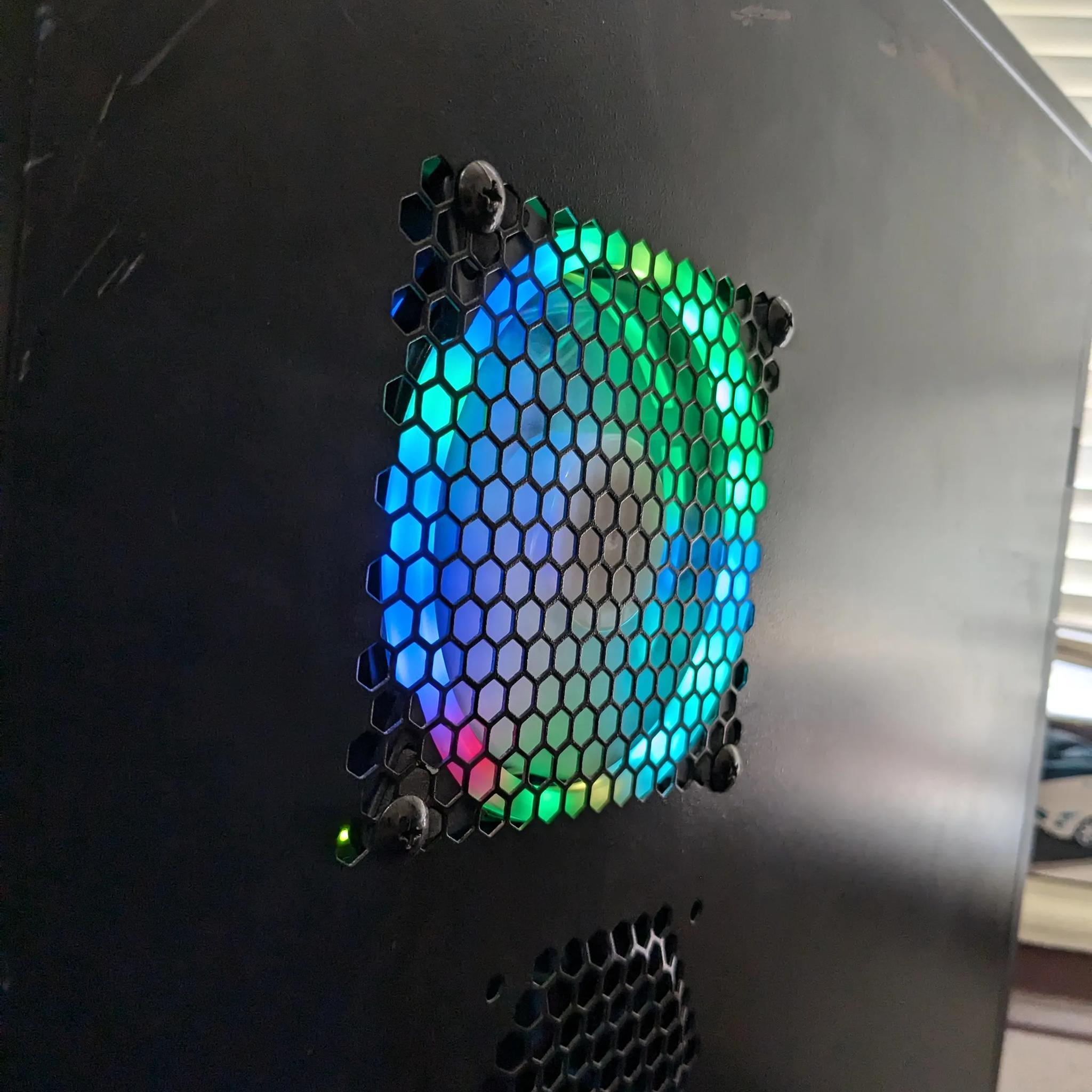 Blank Canvas - Xeon X3460 (i7-860), 16GB RAM, R7 450 2GB, 256GB SSD, Win10, Wifi