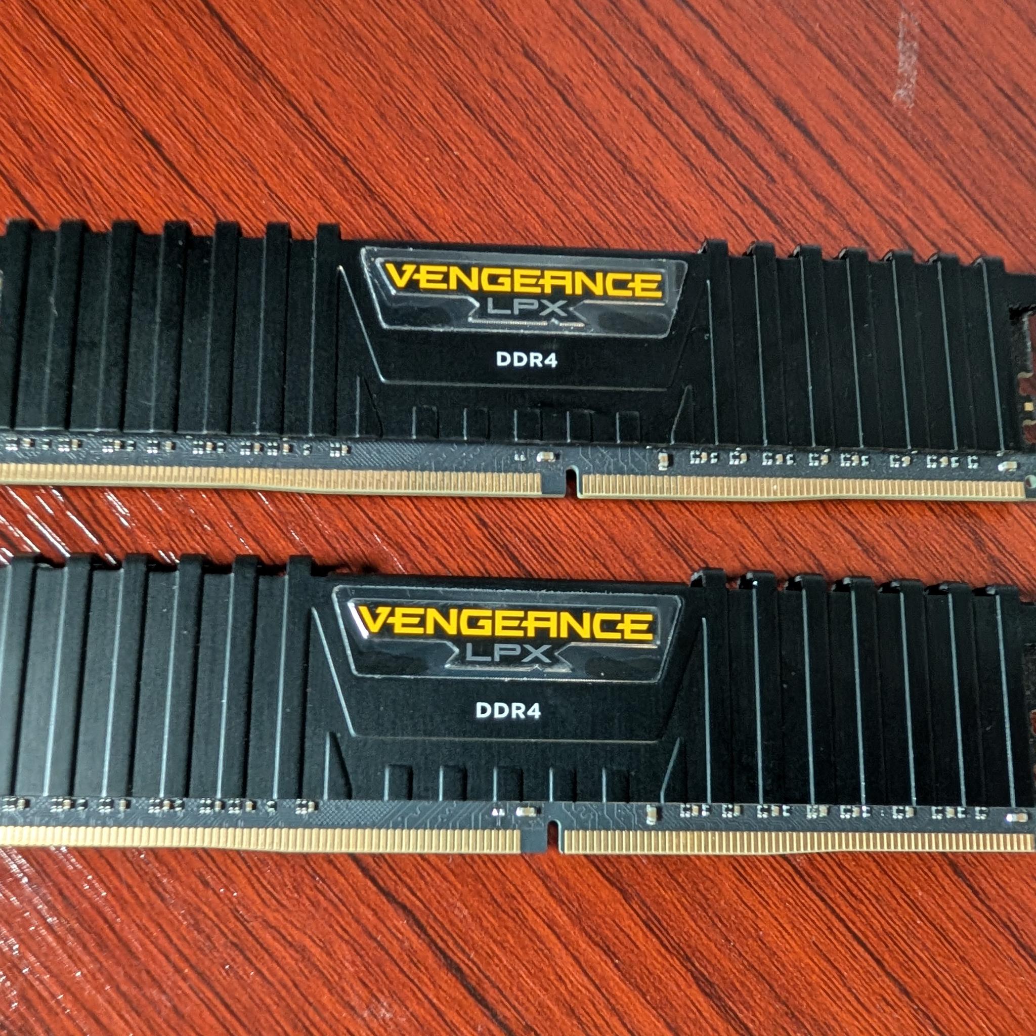 Corsair Vengeance LPX 32GB DDR4 (2x16GB) 3600MHz CL18