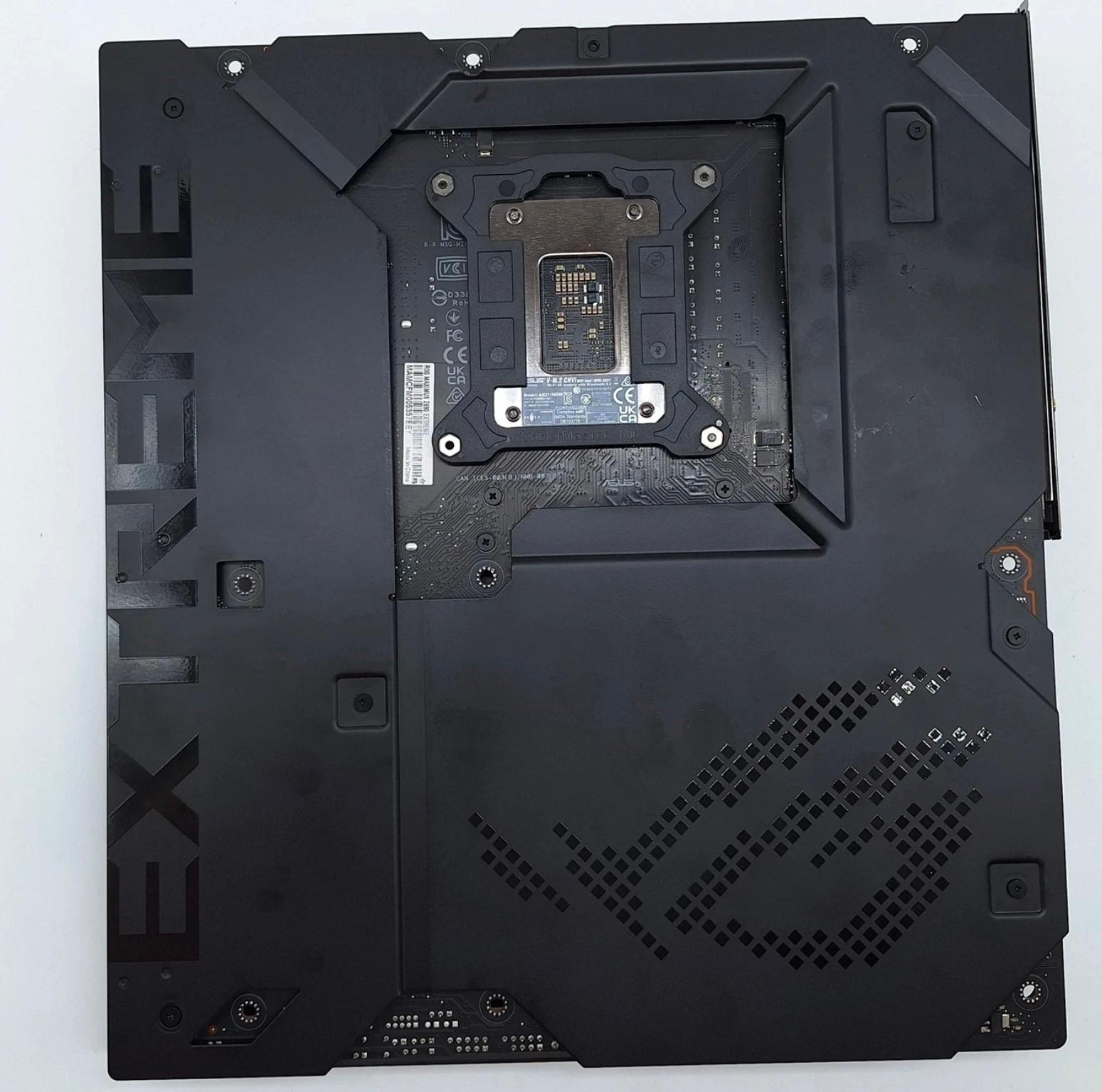 ASUS ROG MAXIMUS Z690 EXTREME - Image 5