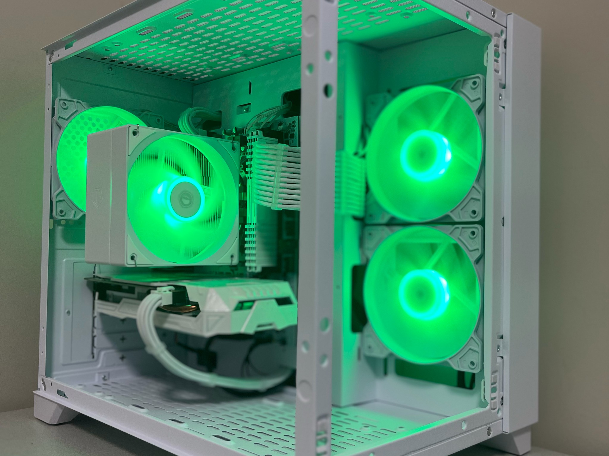 ❄️Artic Ice❄️ | Ryzen 5 | GTX 1060| 16GB Ram | 512gb |