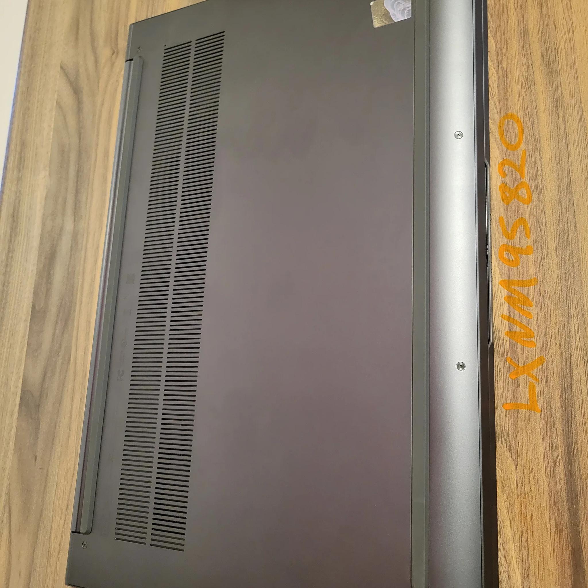 Lenovo Yoga 9 Touchscreen 15.6" laptop - Model 15imlh5