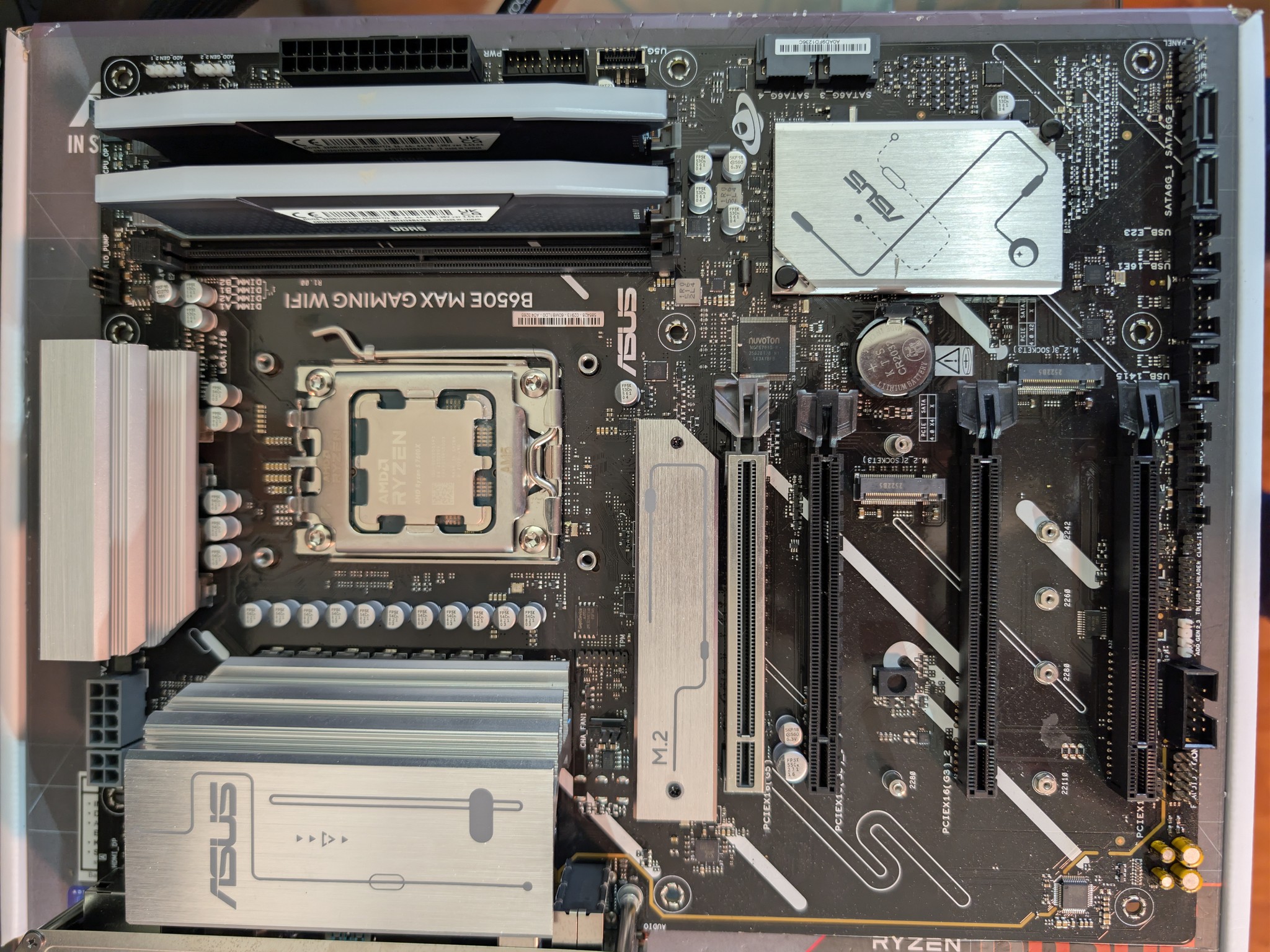 [Plug & Play] AMD Ryzen 5 7600X + B650E MAX GAMING WIFI + 32GB DDR5 +512GB SSD + RGB Air Cooler