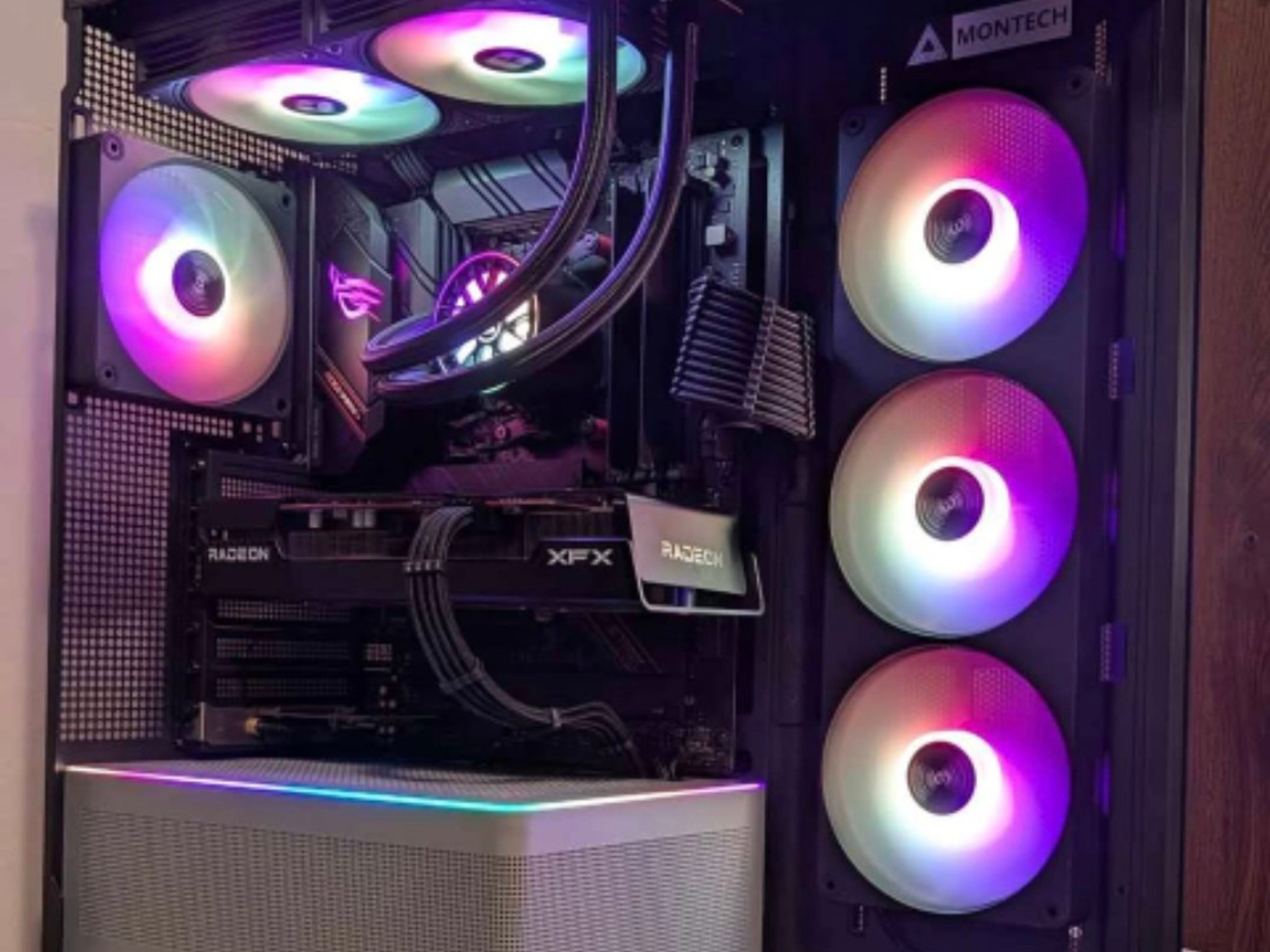 Custom Mid-Range Streaming/Gaming PC