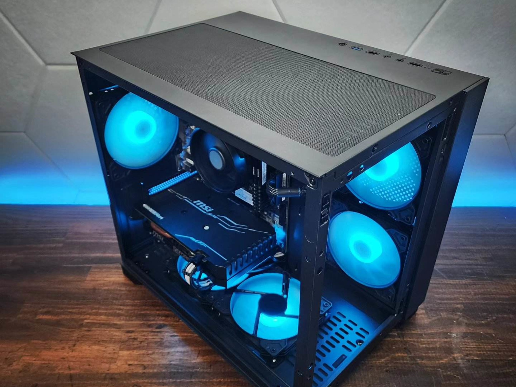 💙🖤💙 GTX 1660 Super // Ryzen 3 4100 // 16GB 3600MHz // 500GB NVMe Gen 4