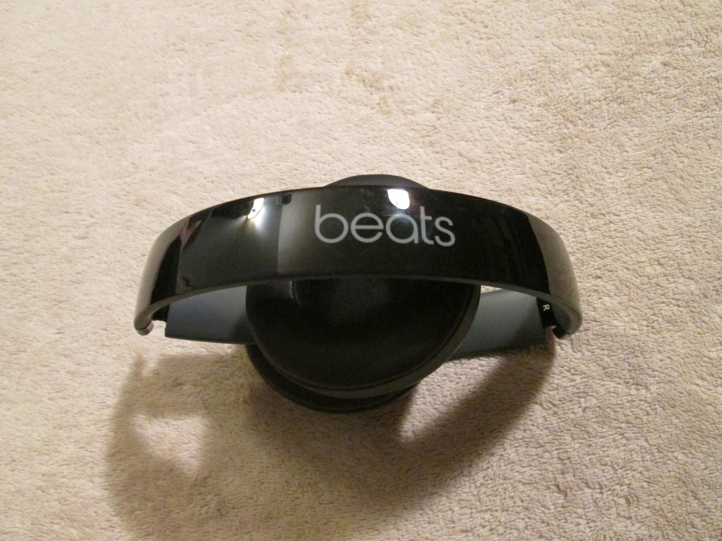 Beats By Dre Solo 2 Headphones WIth Case