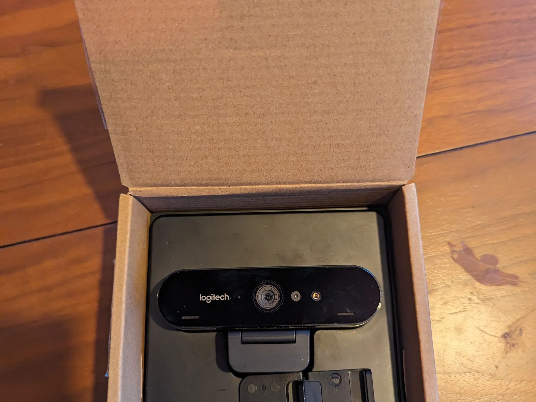 Logitech Brio 4K Webcam, Ultra 4K HD, Noise-Canceling mic, Auto Light Correction, Wide Field of View