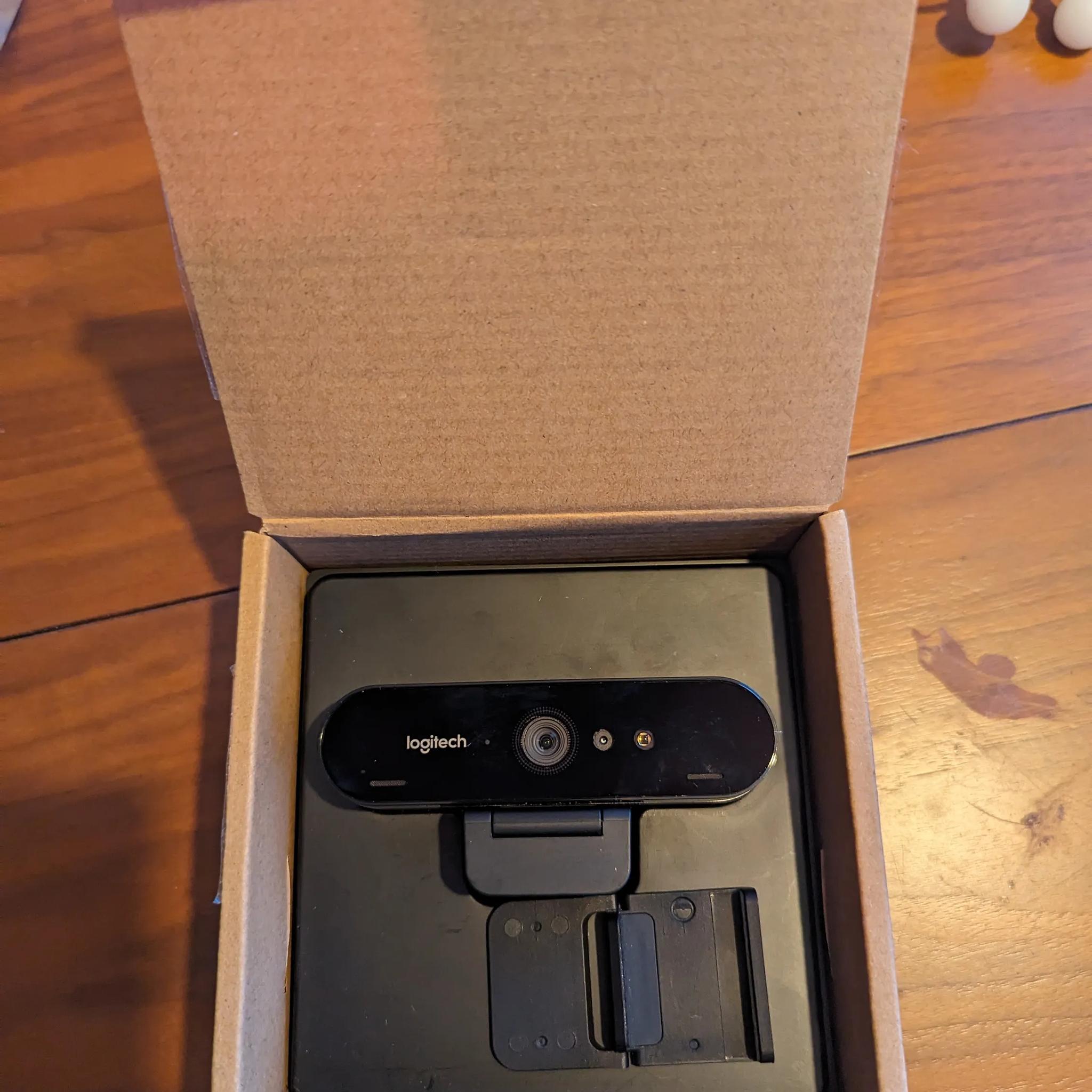 Logitech Brio 4K Webcam, Ultra 4K HD, Noise-Canceling mic, Auto Light Correction, Wide Field of View